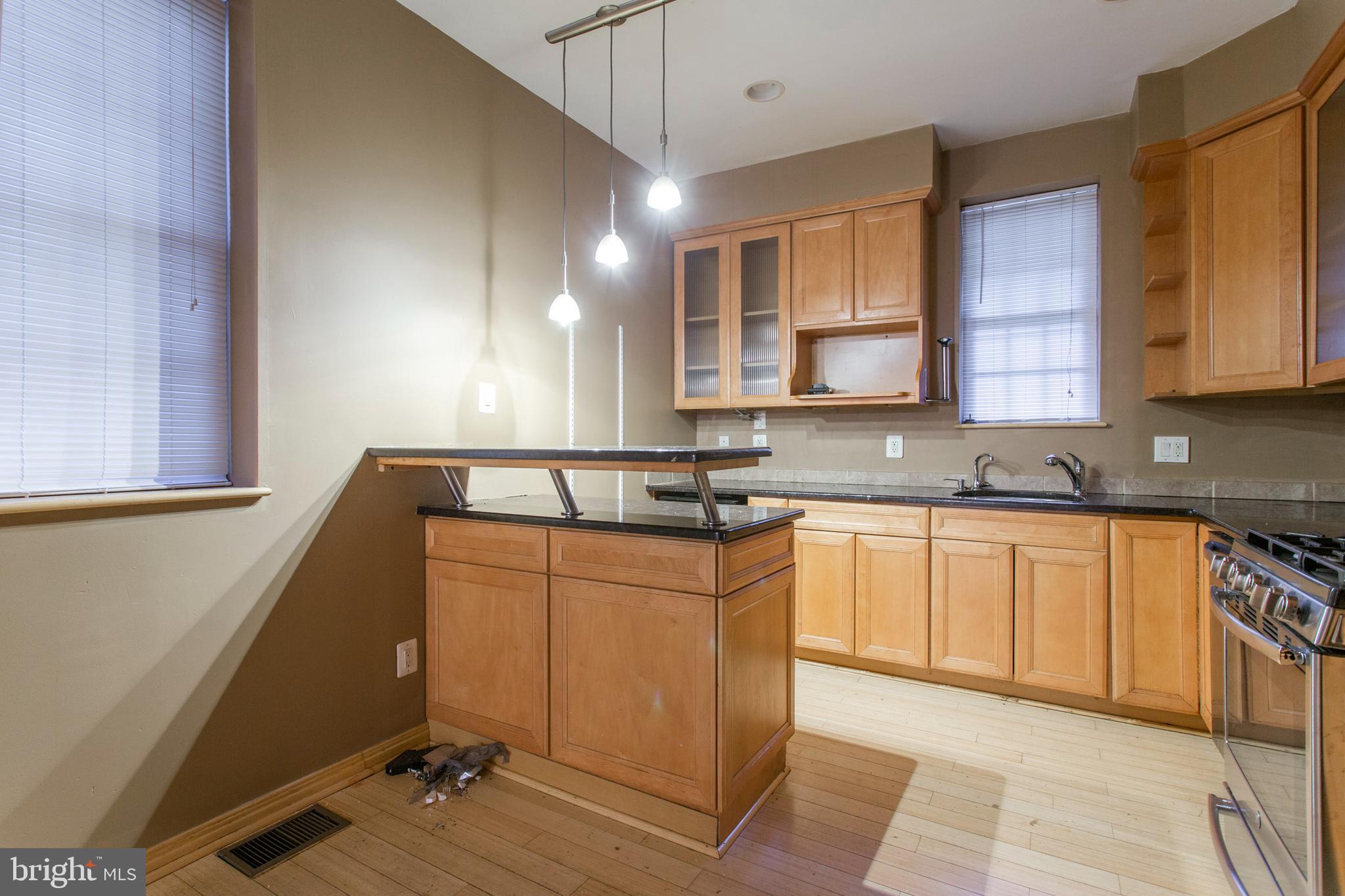 UNIVERSITY CITY - Residential Lease