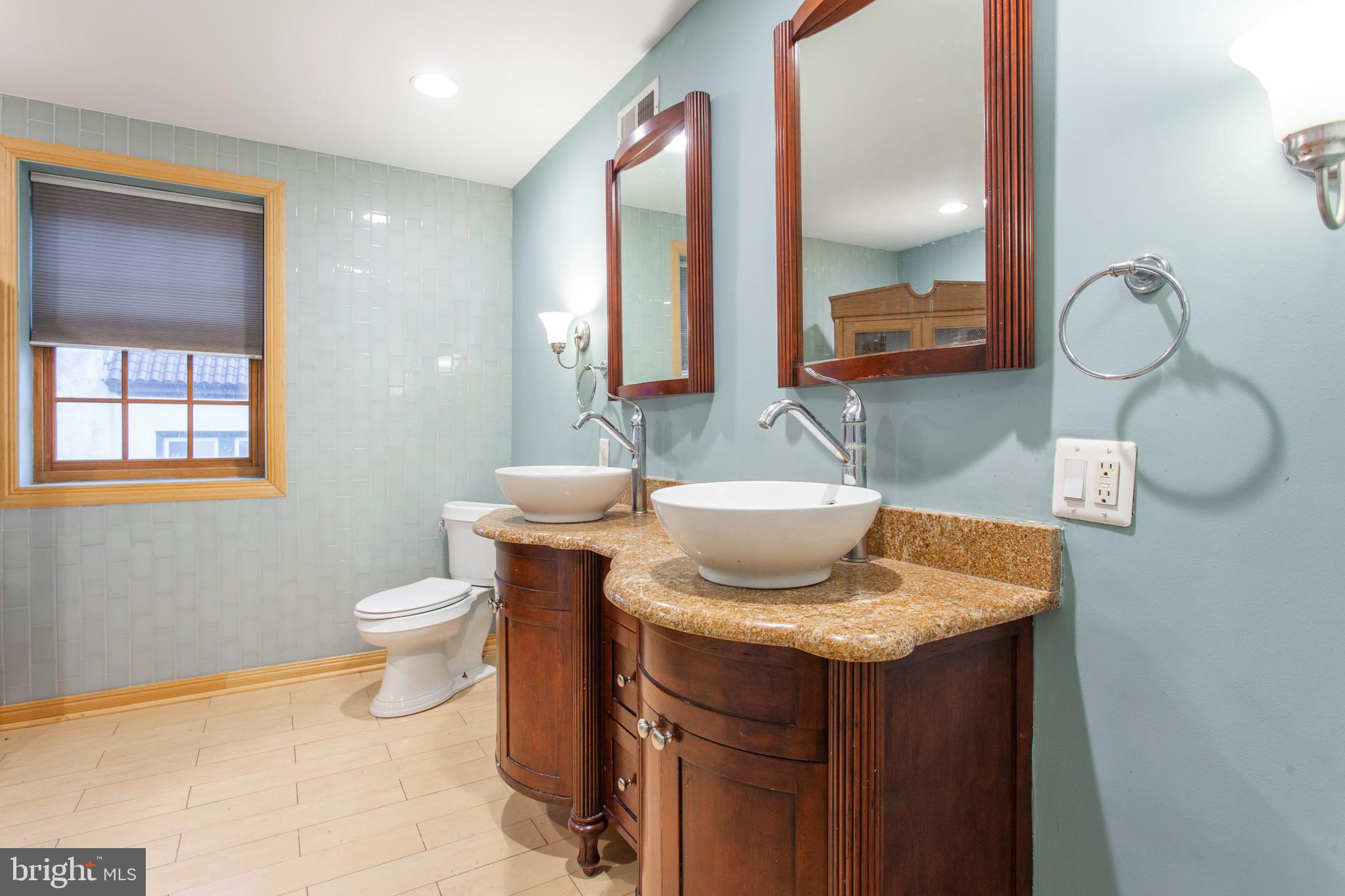 UNIVERSITY CITY - Residential Lease