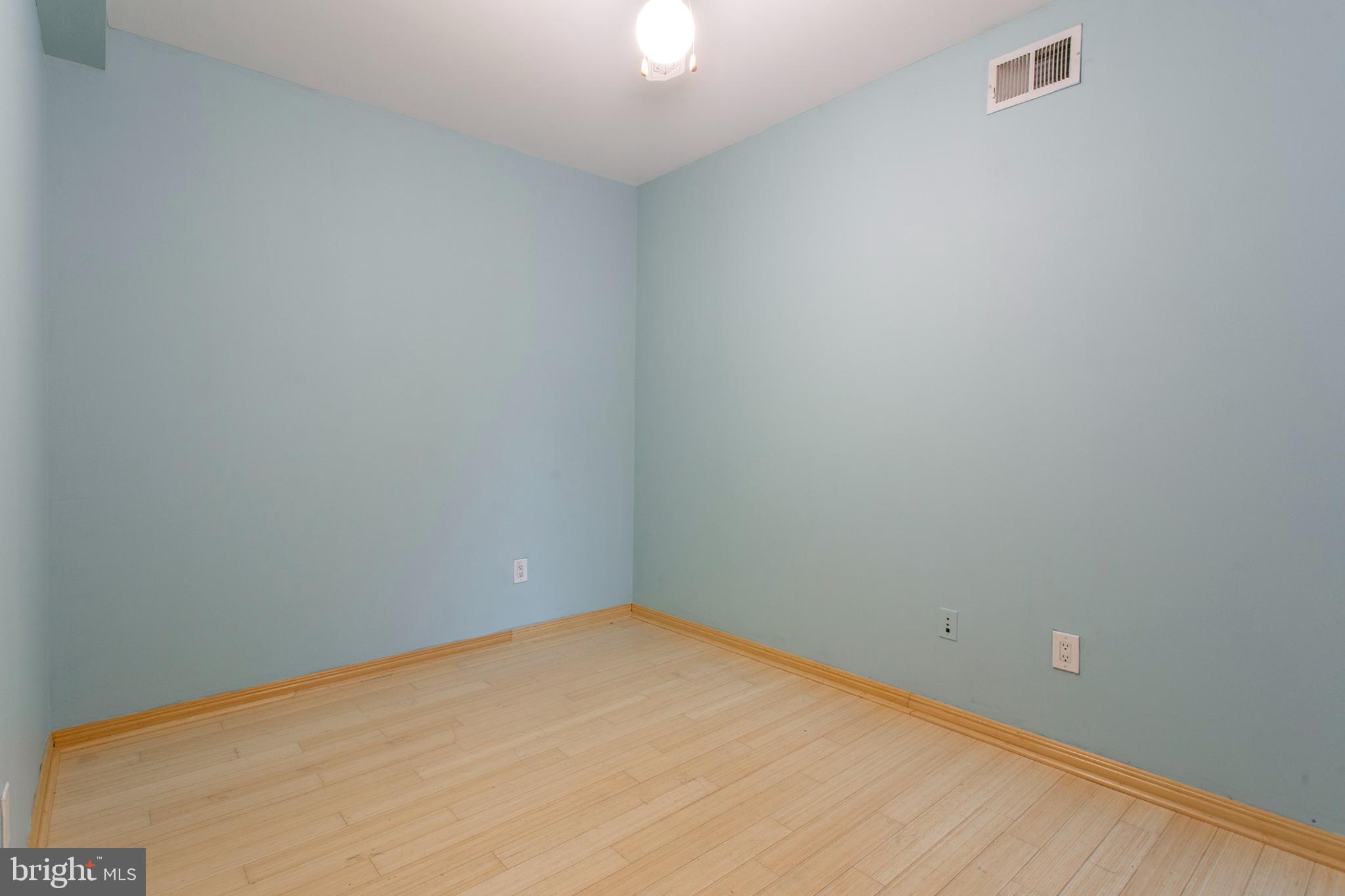 UNIVERSITY CITY - Residential Lease