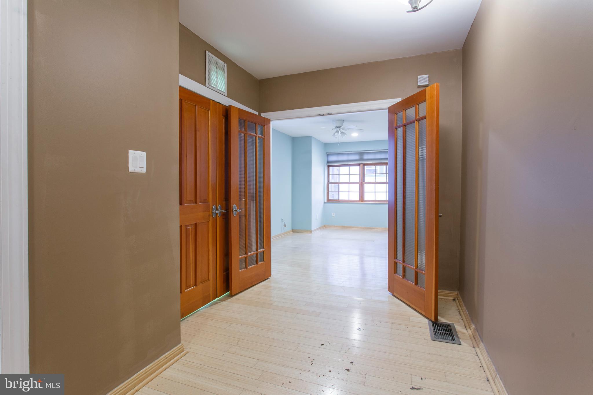 UNIVERSITY CITY - Residential Lease