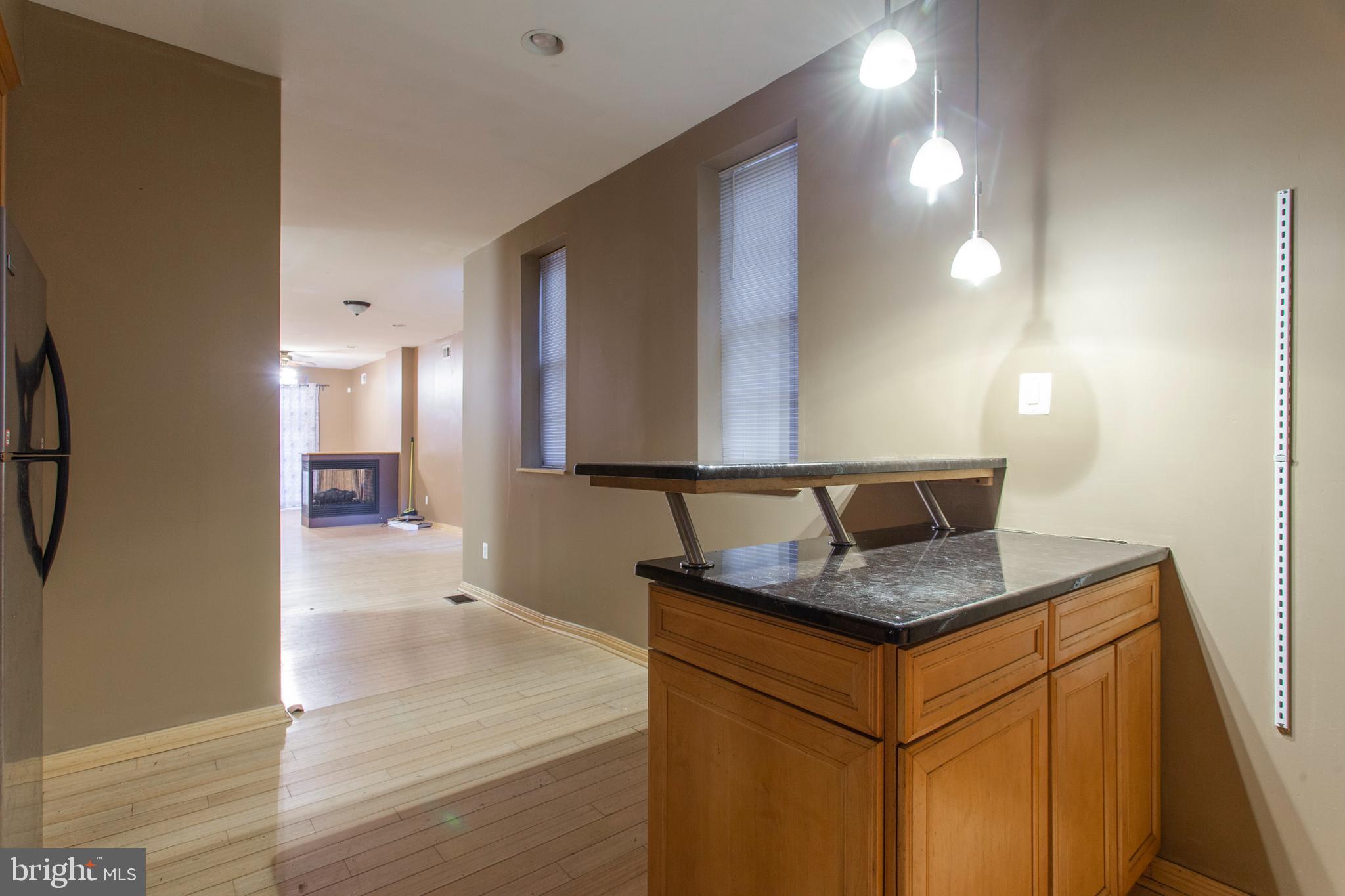 UNIVERSITY CITY - Residential Lease