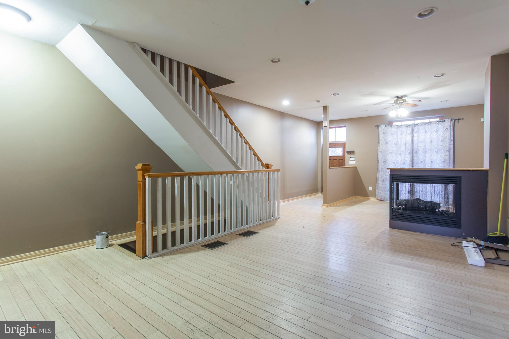 UNIVERSITY CITY - Residential Lease