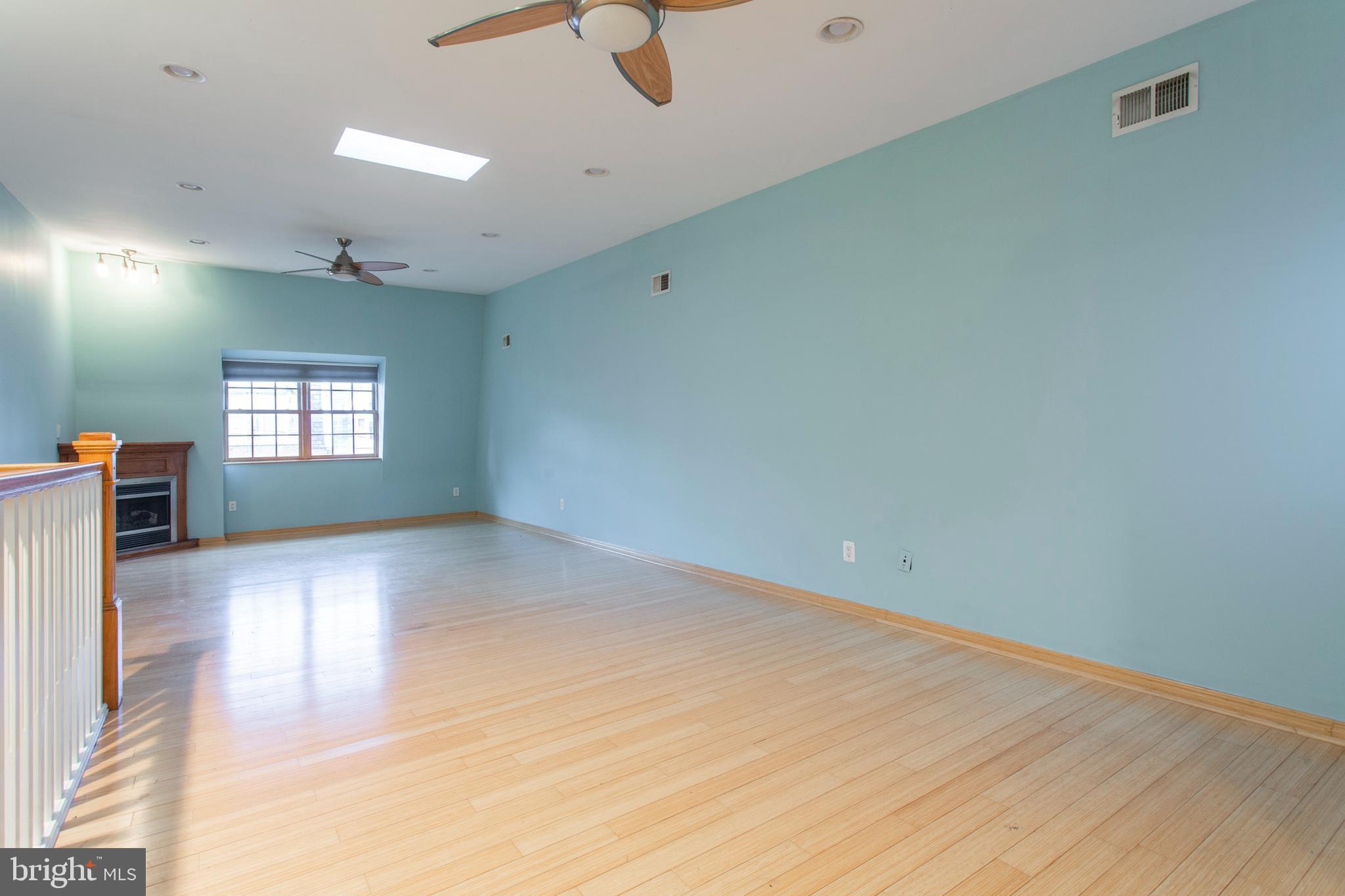 UNIVERSITY CITY - Residential Lease