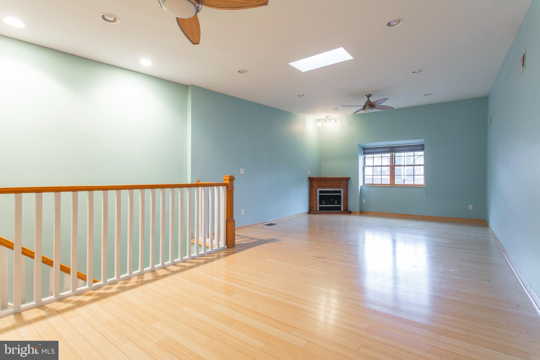 UNIVERSITY CITY - Residential Lease