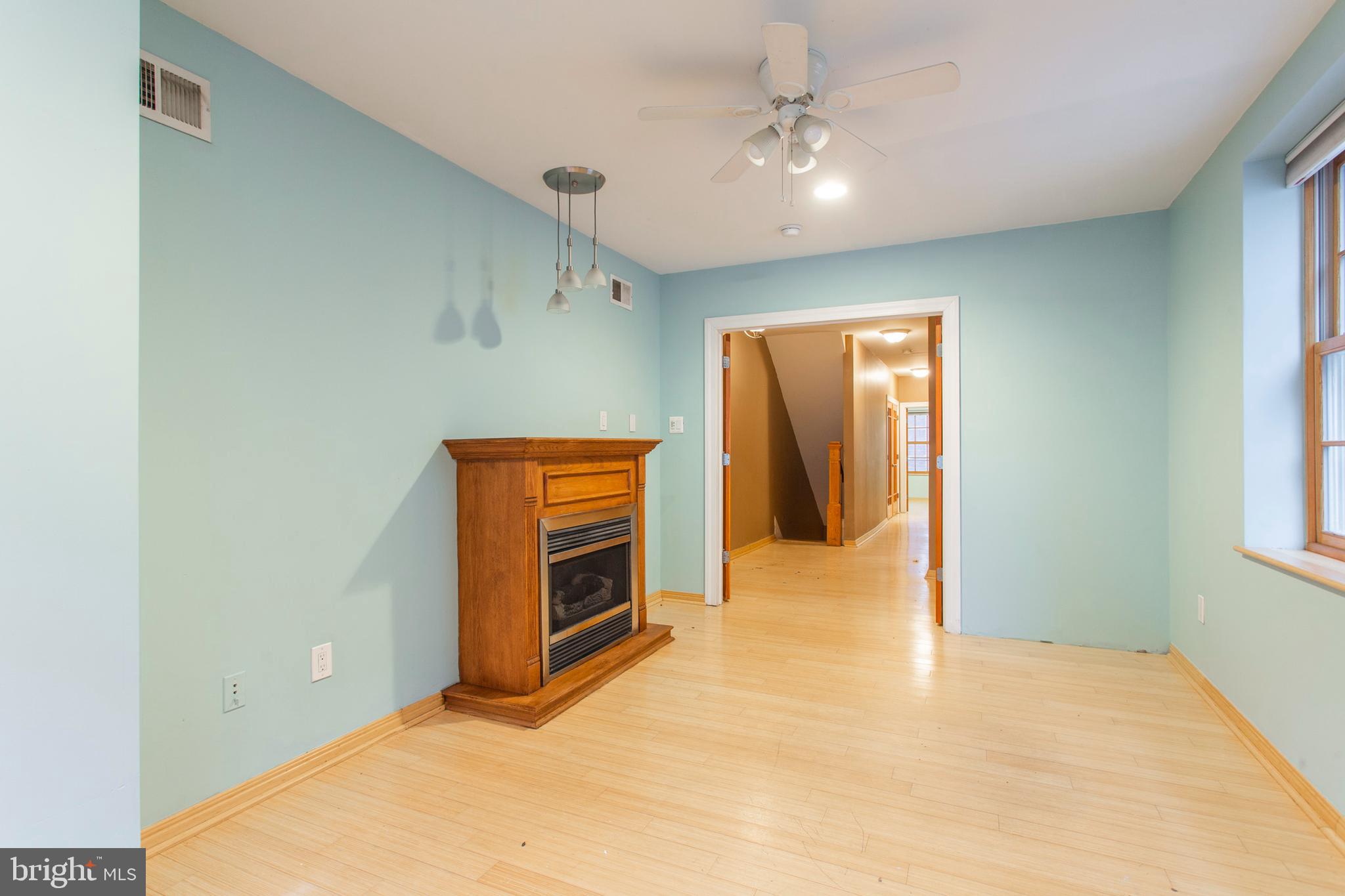 UNIVERSITY CITY - Residential Lease