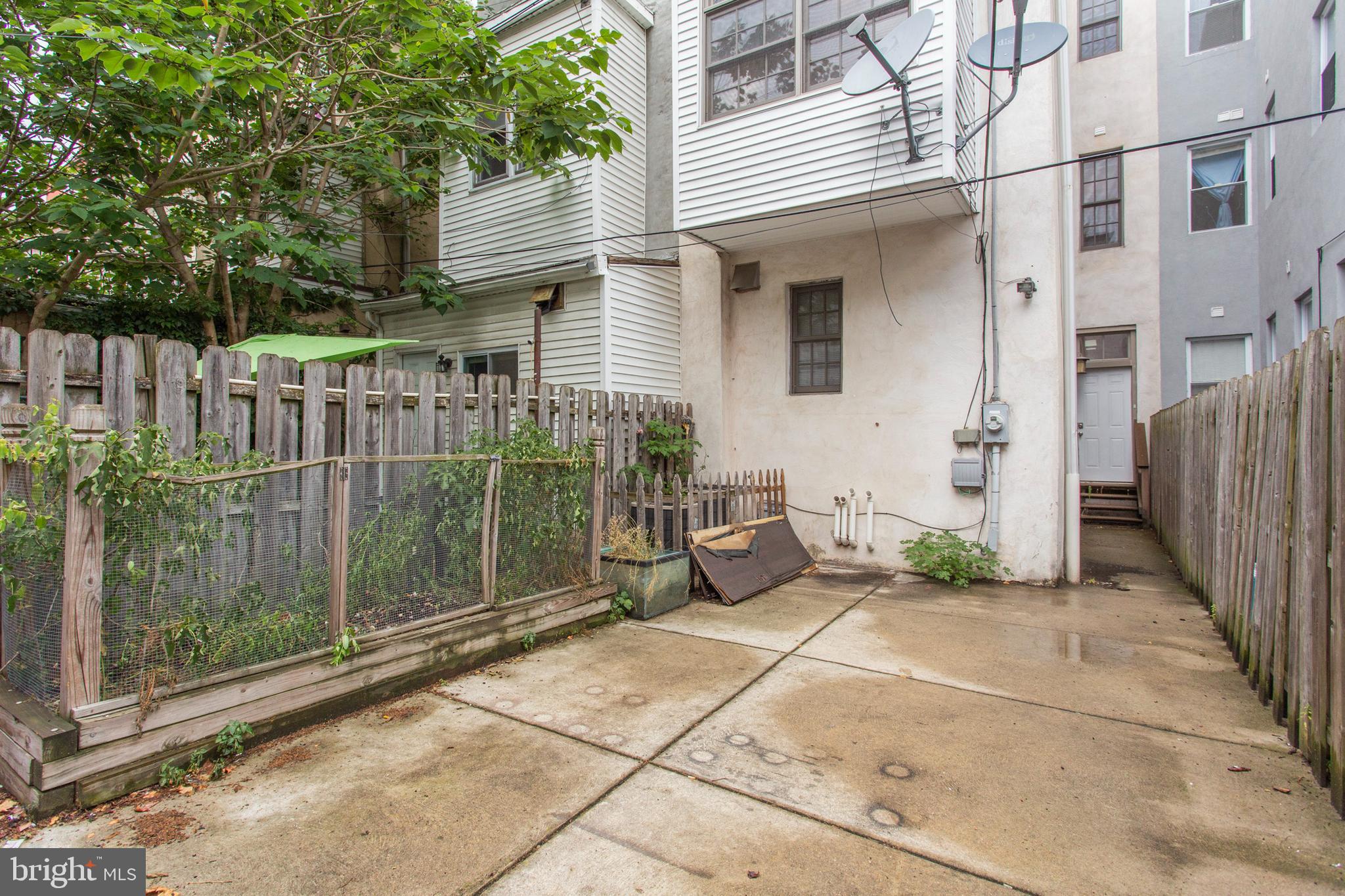 UNIVERSITY CITY - Residential Lease