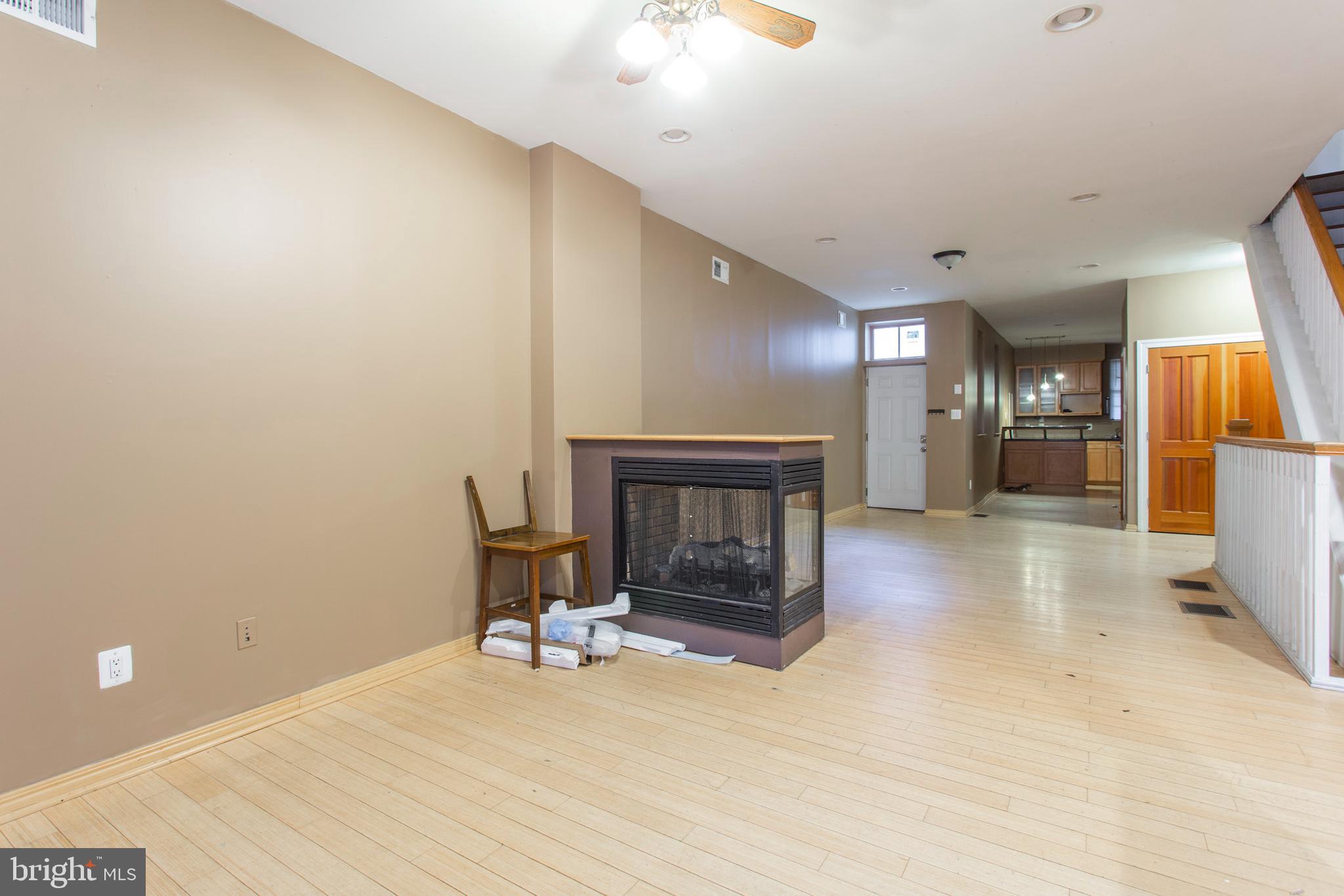 UNIVERSITY CITY - Residential Lease