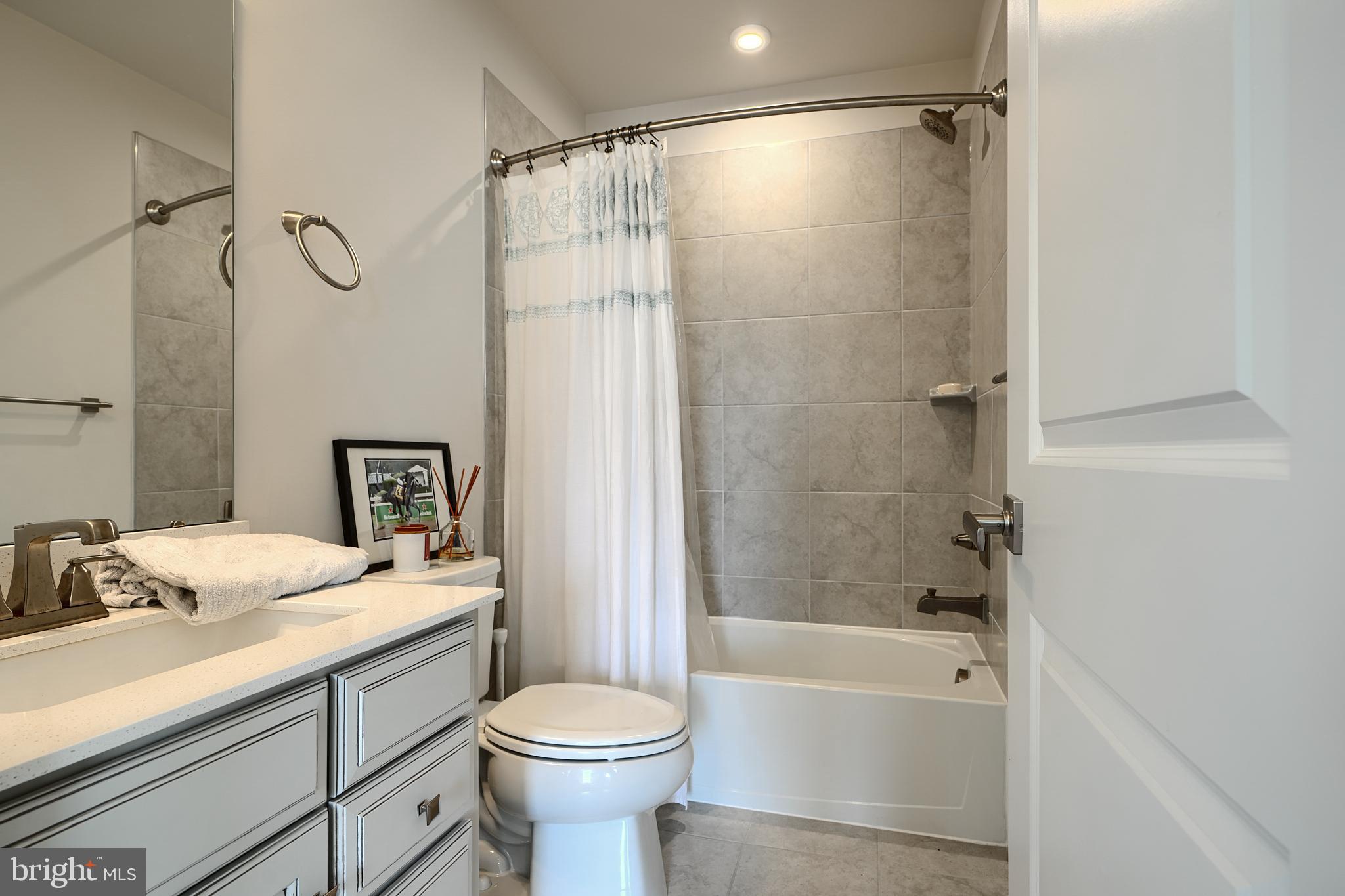 LOCUST POINT - Residential