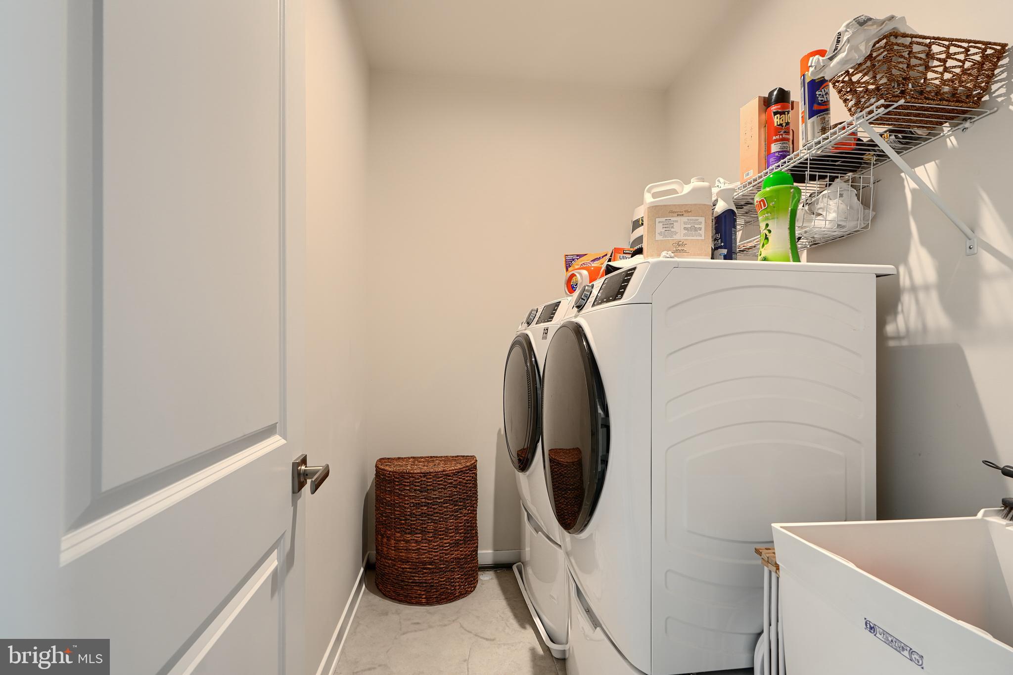 LOCUST POINT - Residential