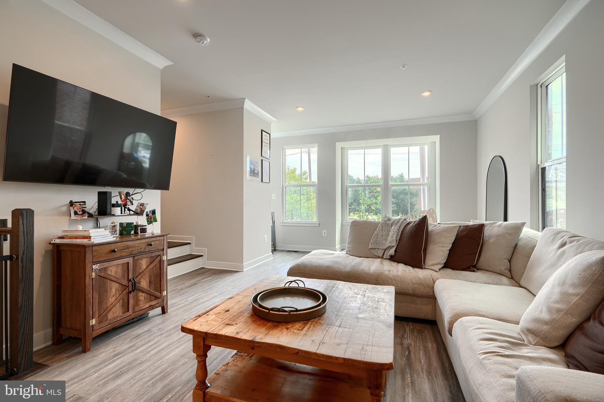 LOCUST POINT - Residential