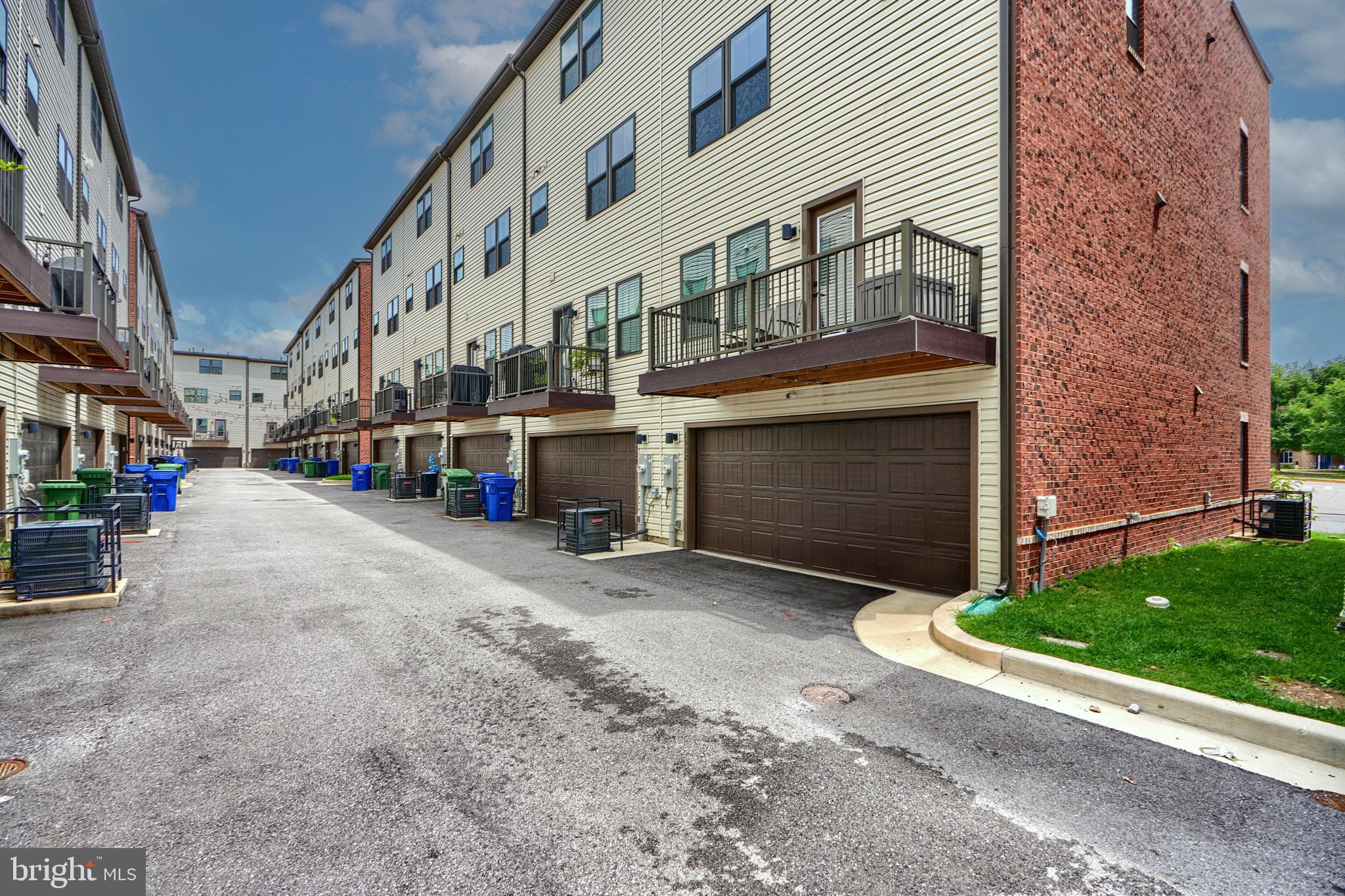 LOCUST POINT - Residential