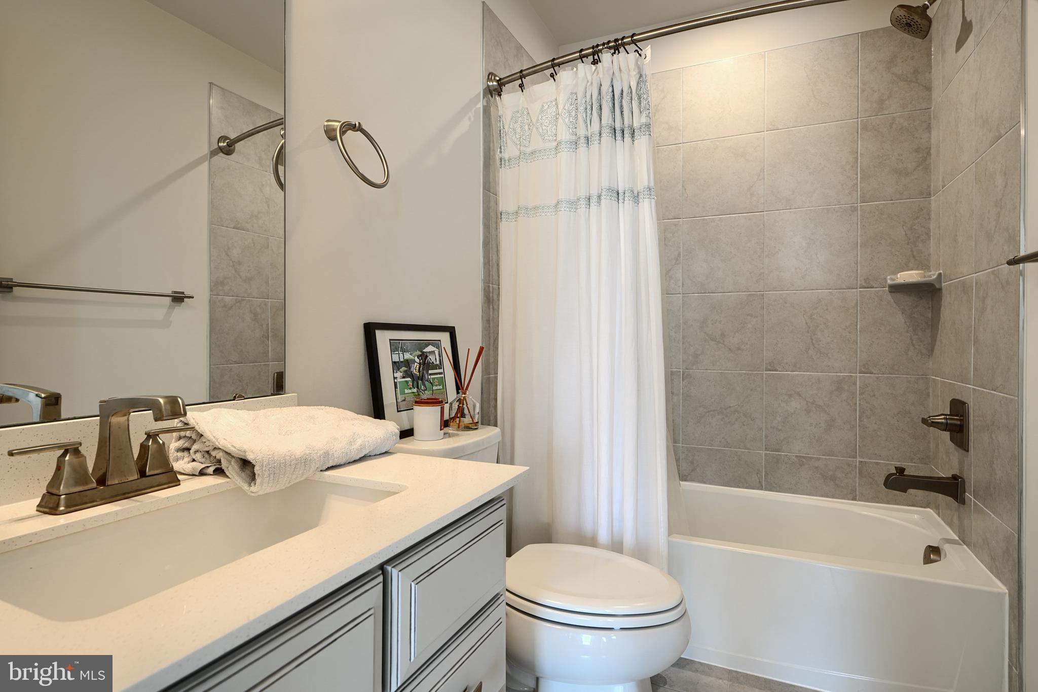 LOCUST POINT - Residential