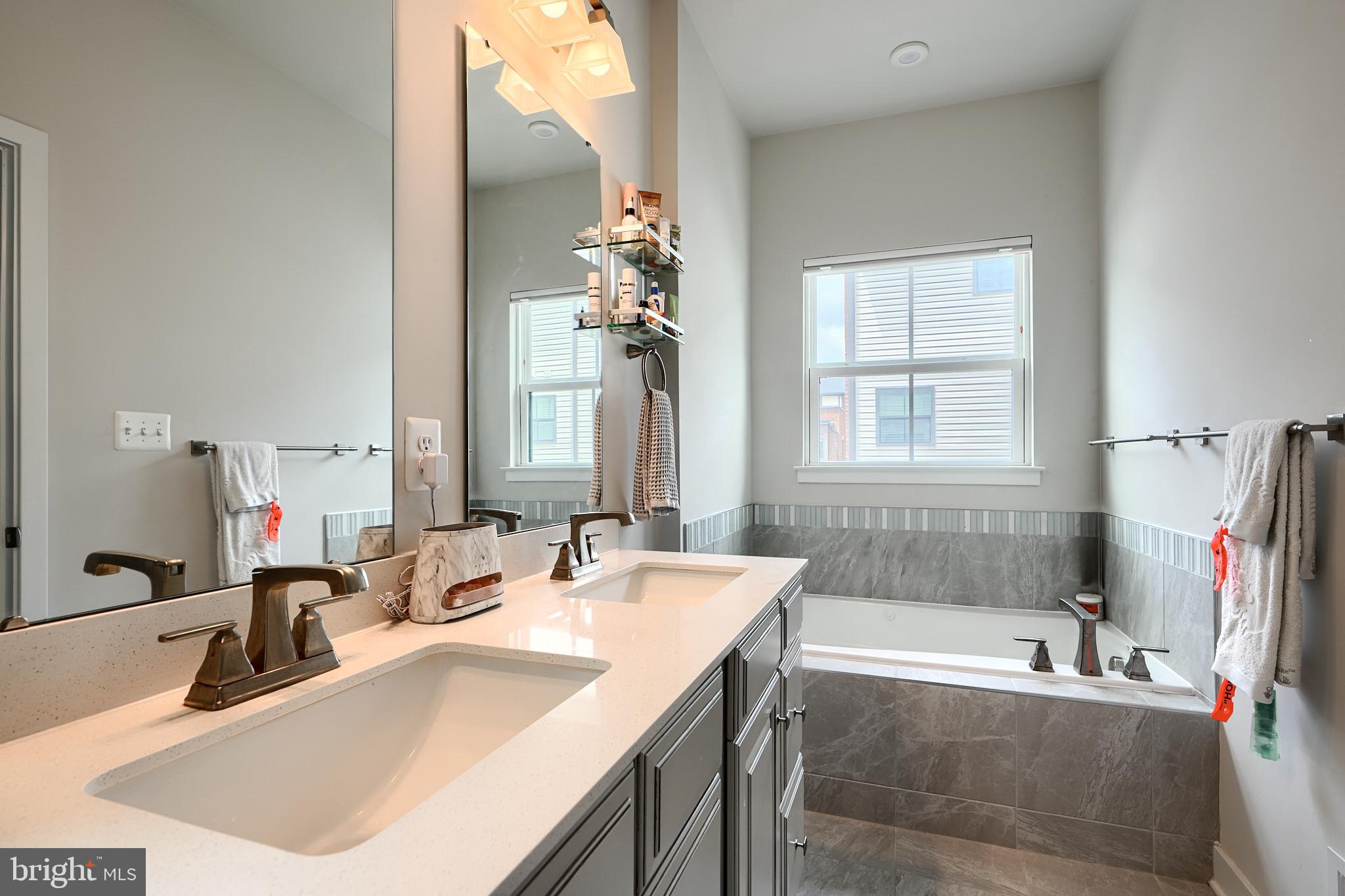 LOCUST POINT - Residential