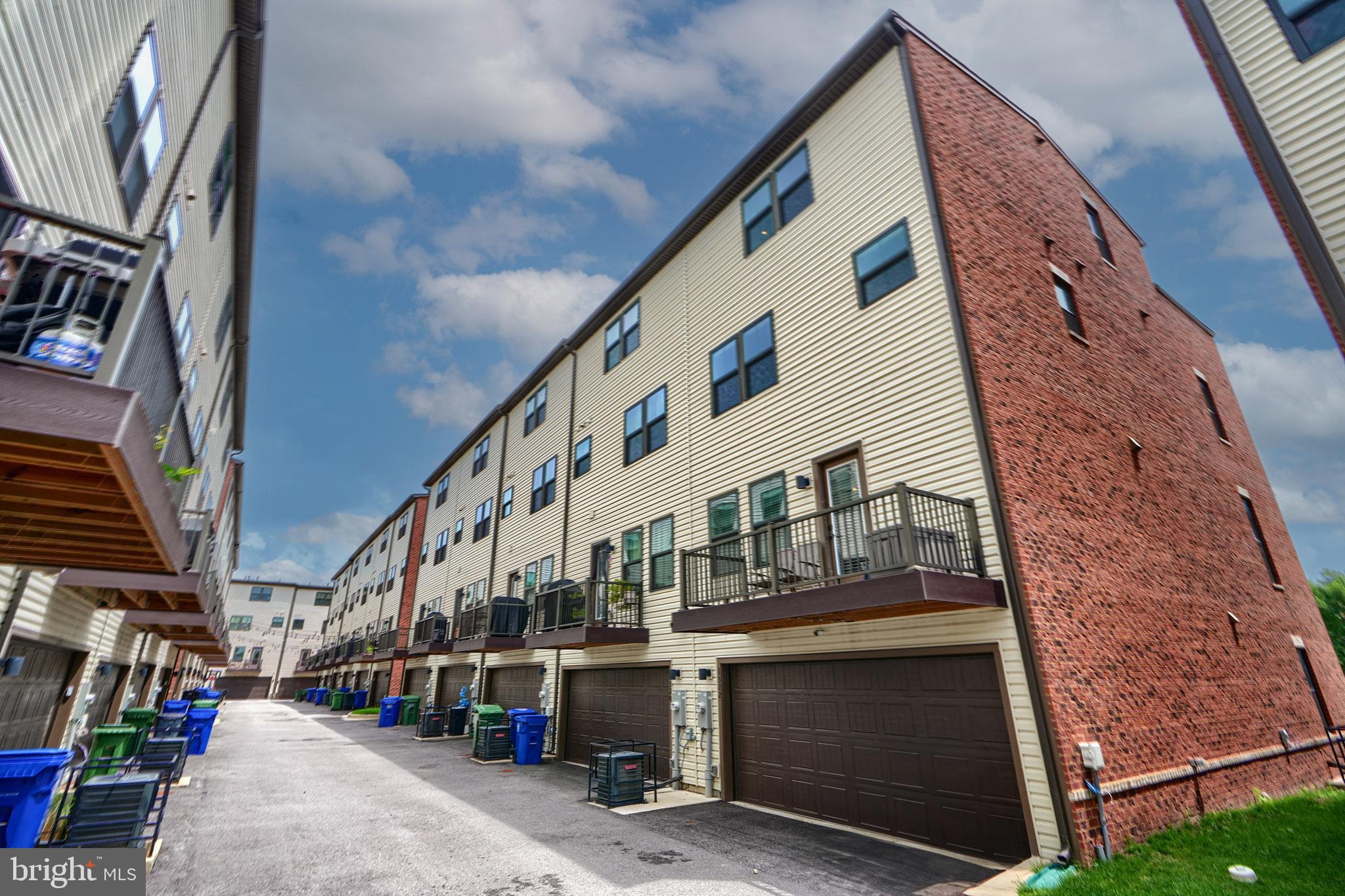 LOCUST POINT - Residential