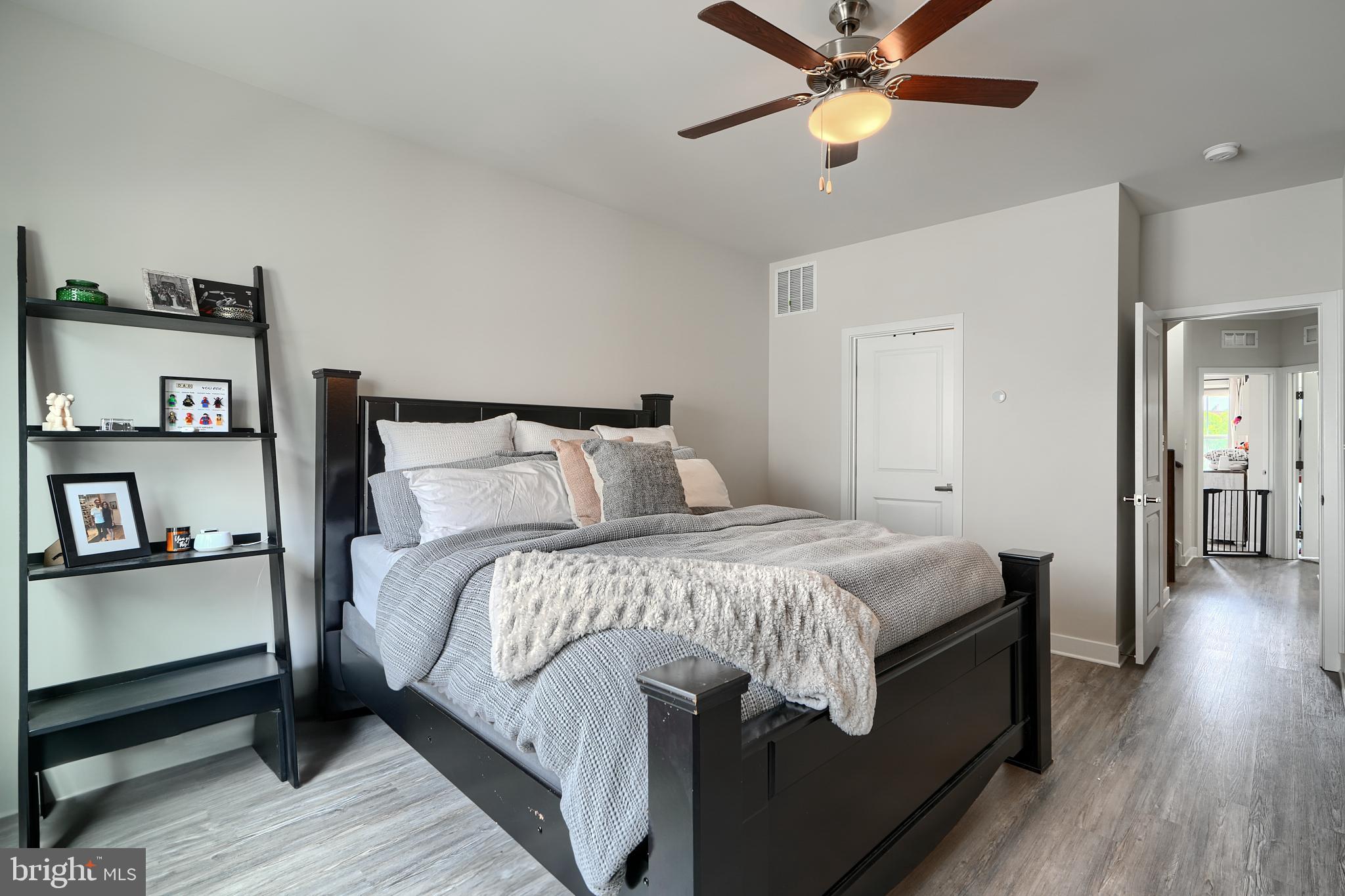 LOCUST POINT - Residential