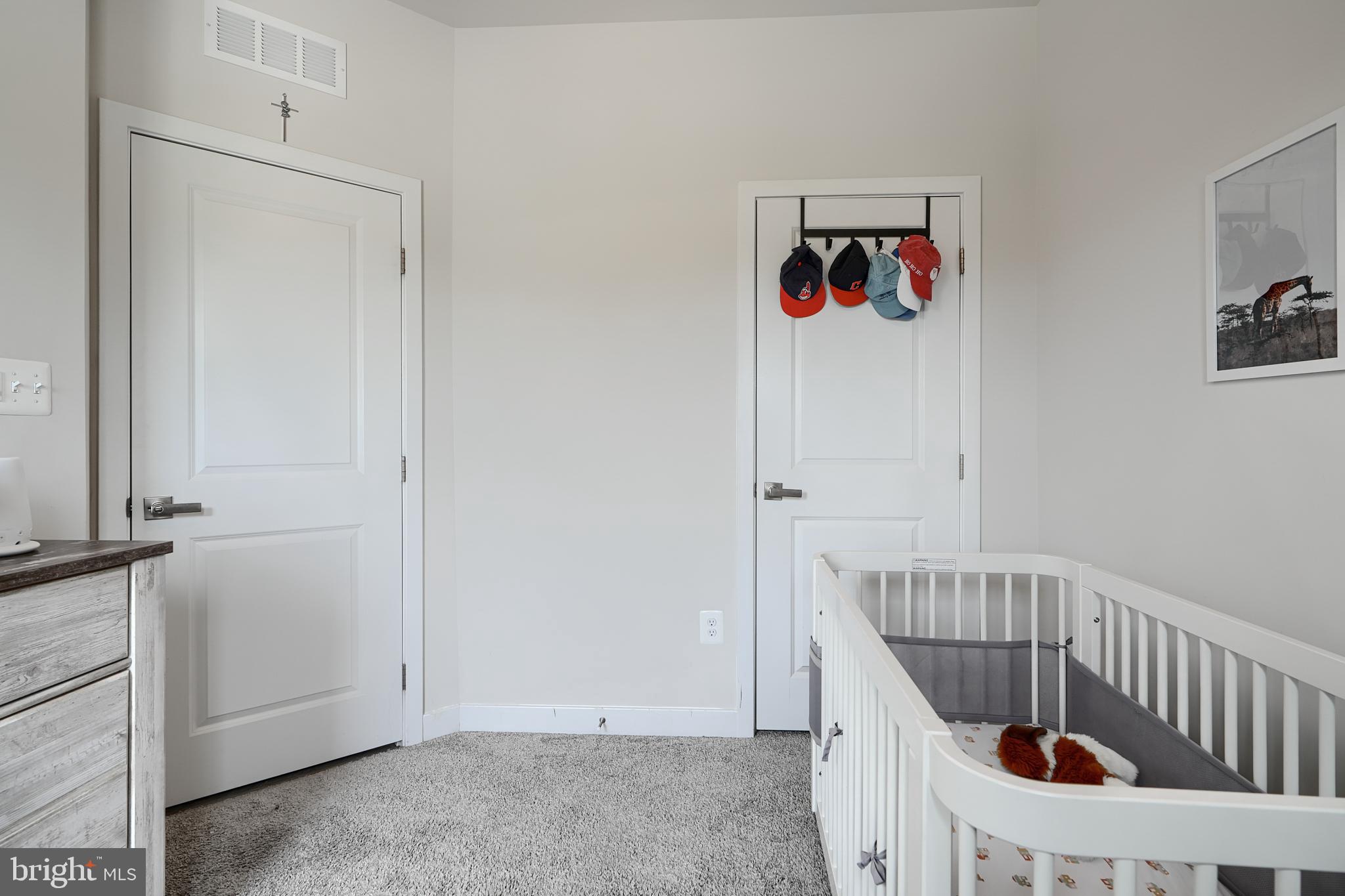 LOCUST POINT - Residential