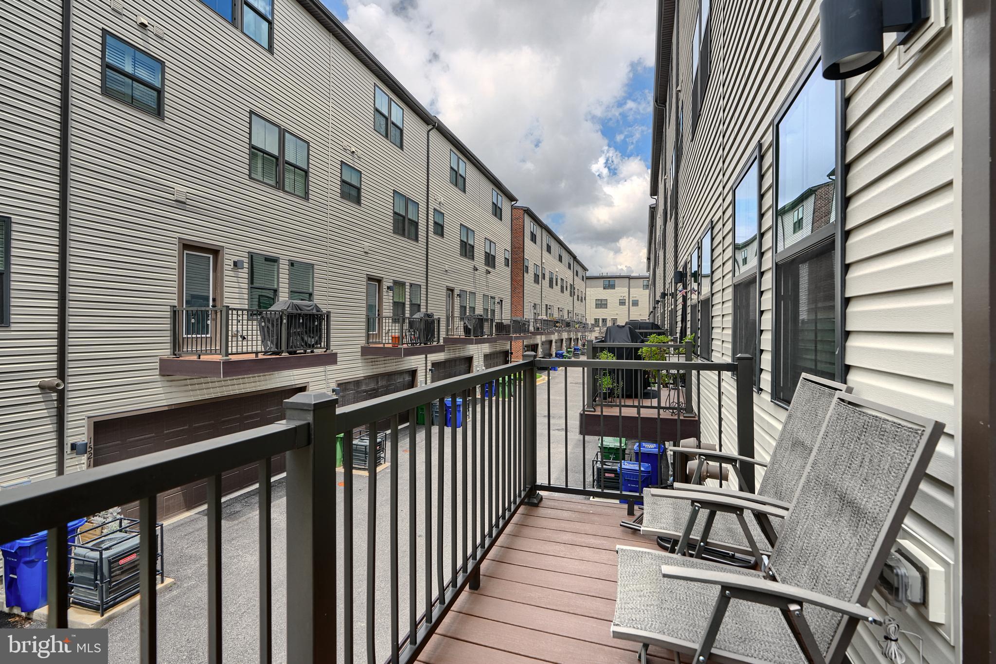 LOCUST POINT - Residential