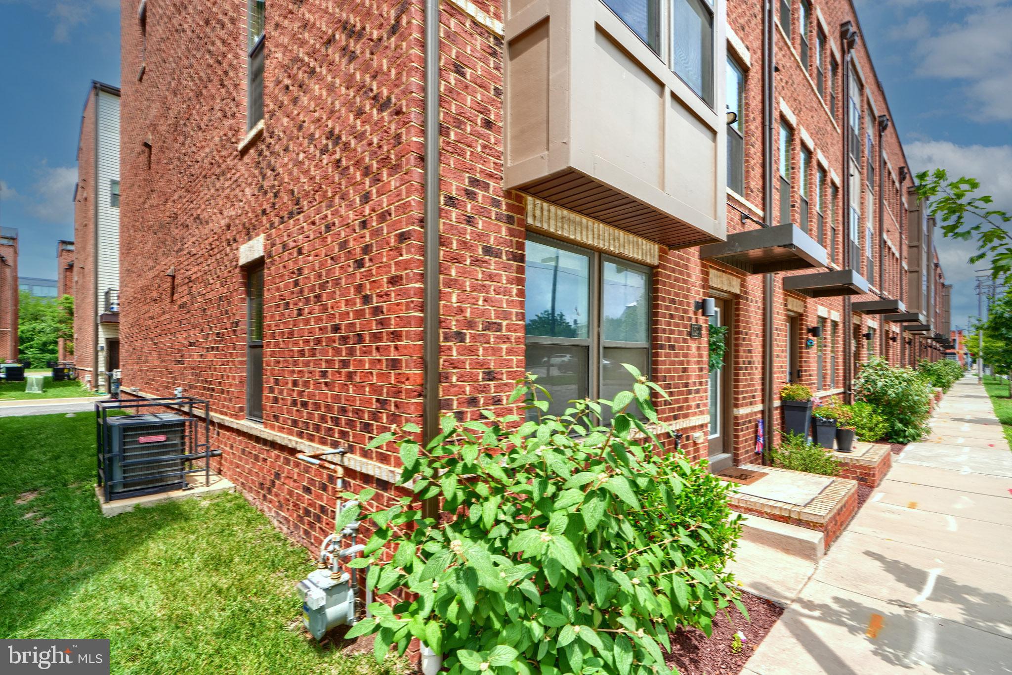 1522 DECATUR STREET