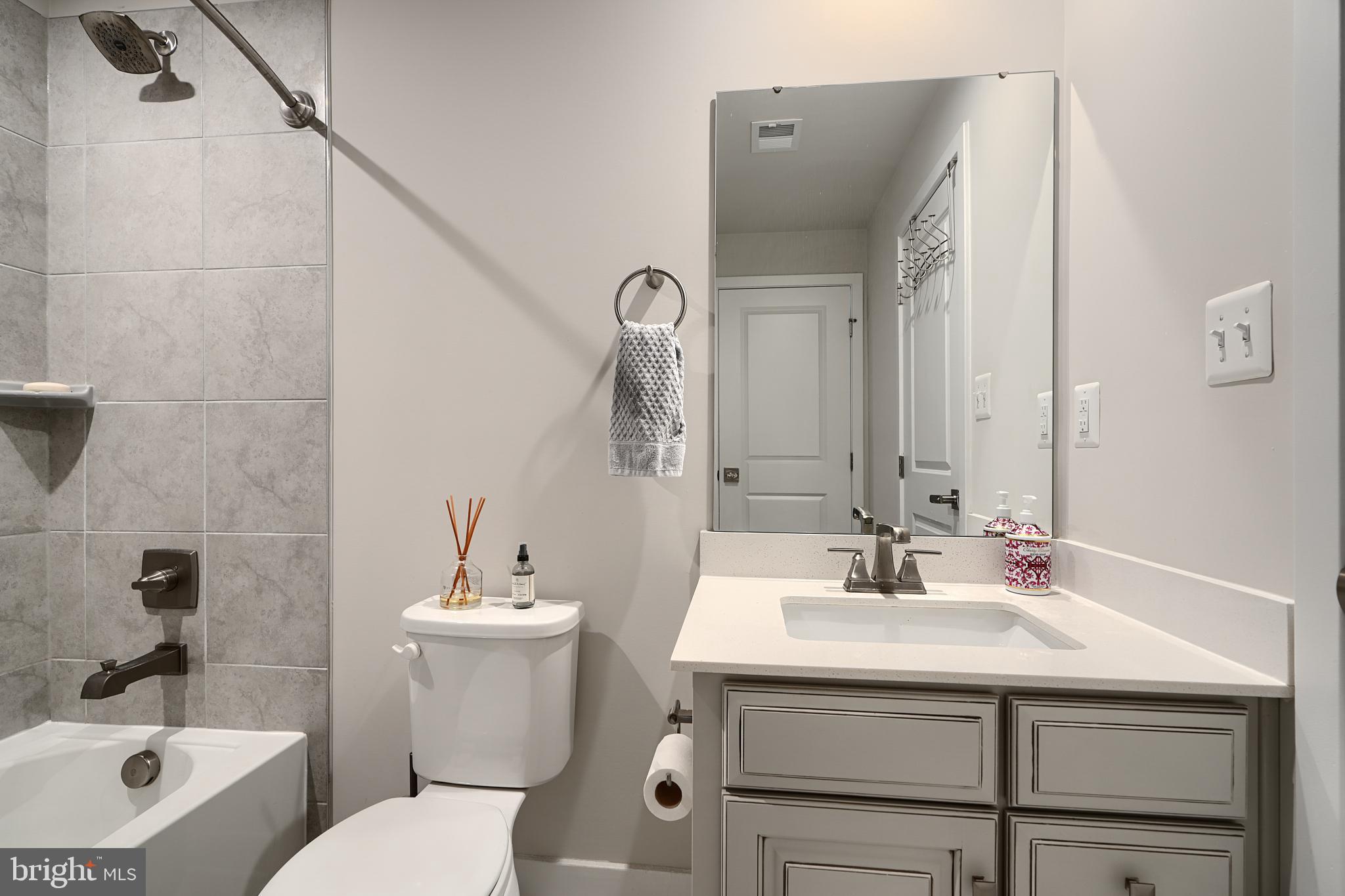 LOCUST POINT - Residential