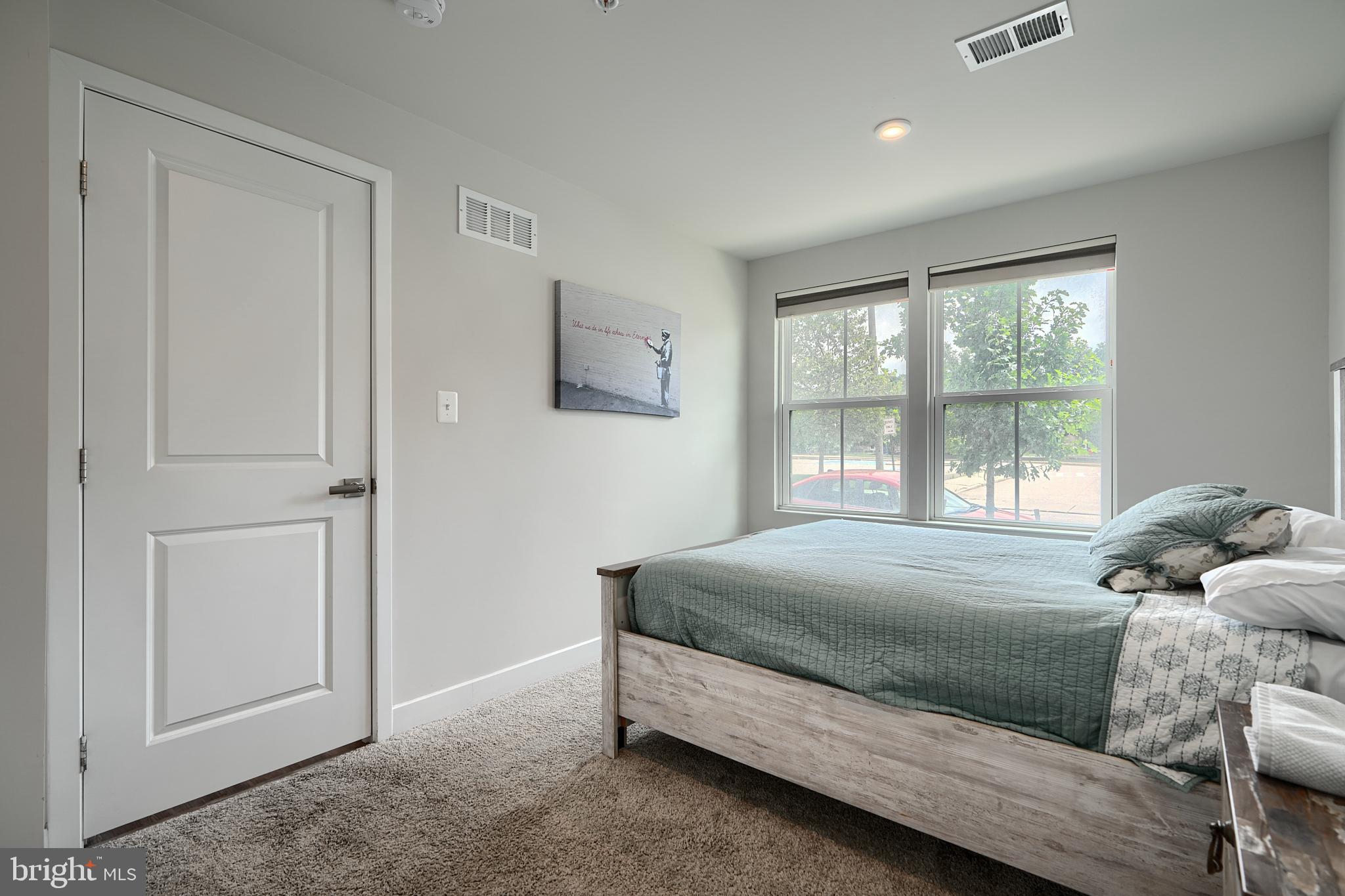 LOCUST POINT - Residential