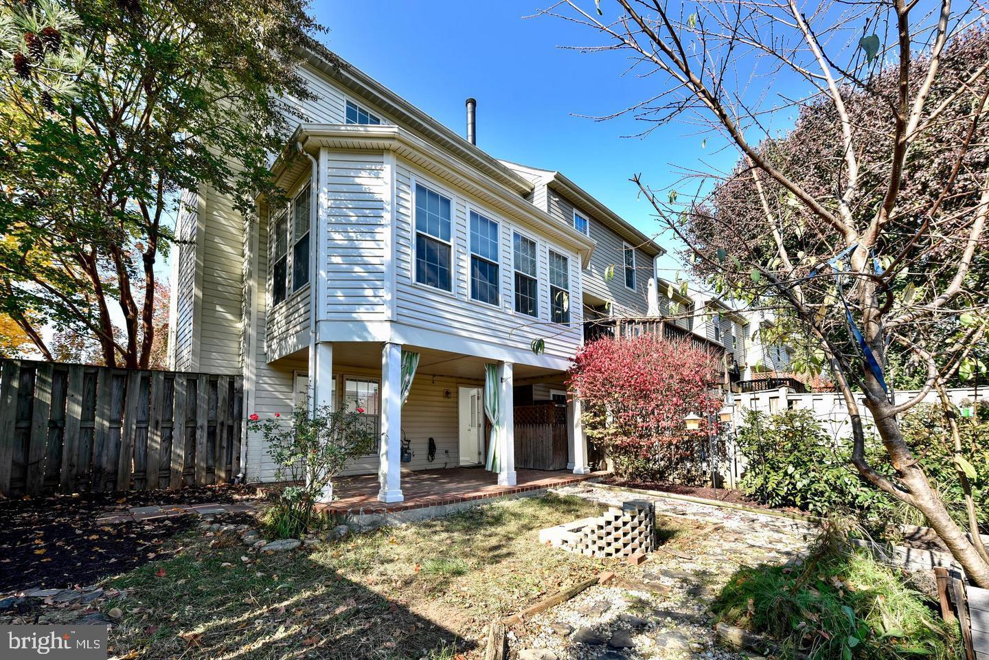 POTOMAC LAKES - Residential Lease