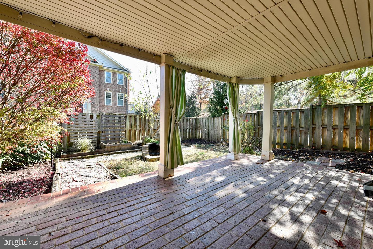 POTOMAC LAKES - Residential Lease