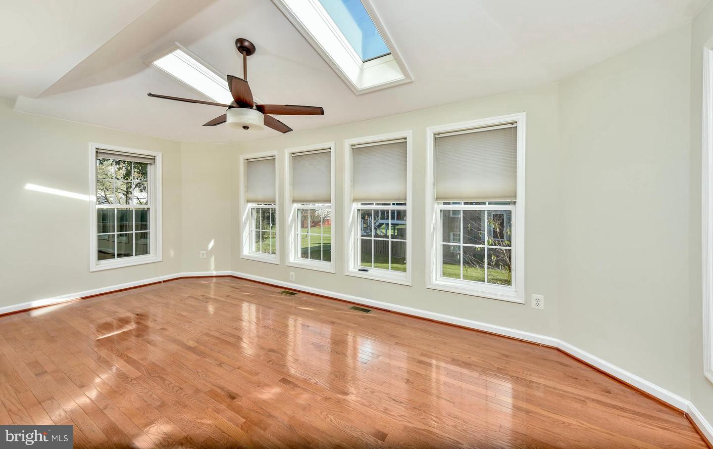 POTOMAC LAKES - Residential Lease