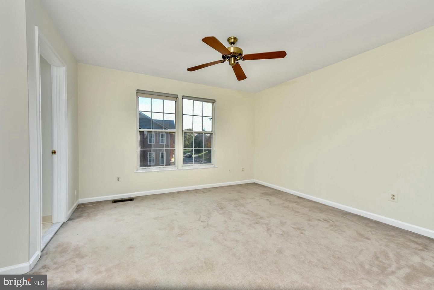 POTOMAC LAKES - Residential Lease