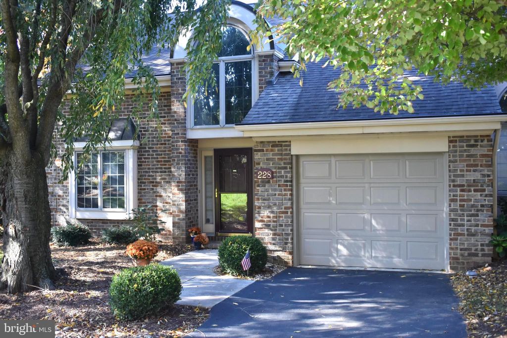 Photo of 228 Willow Valley Drive, Lancaster, PA 17602 (MLS # PALA2042764)