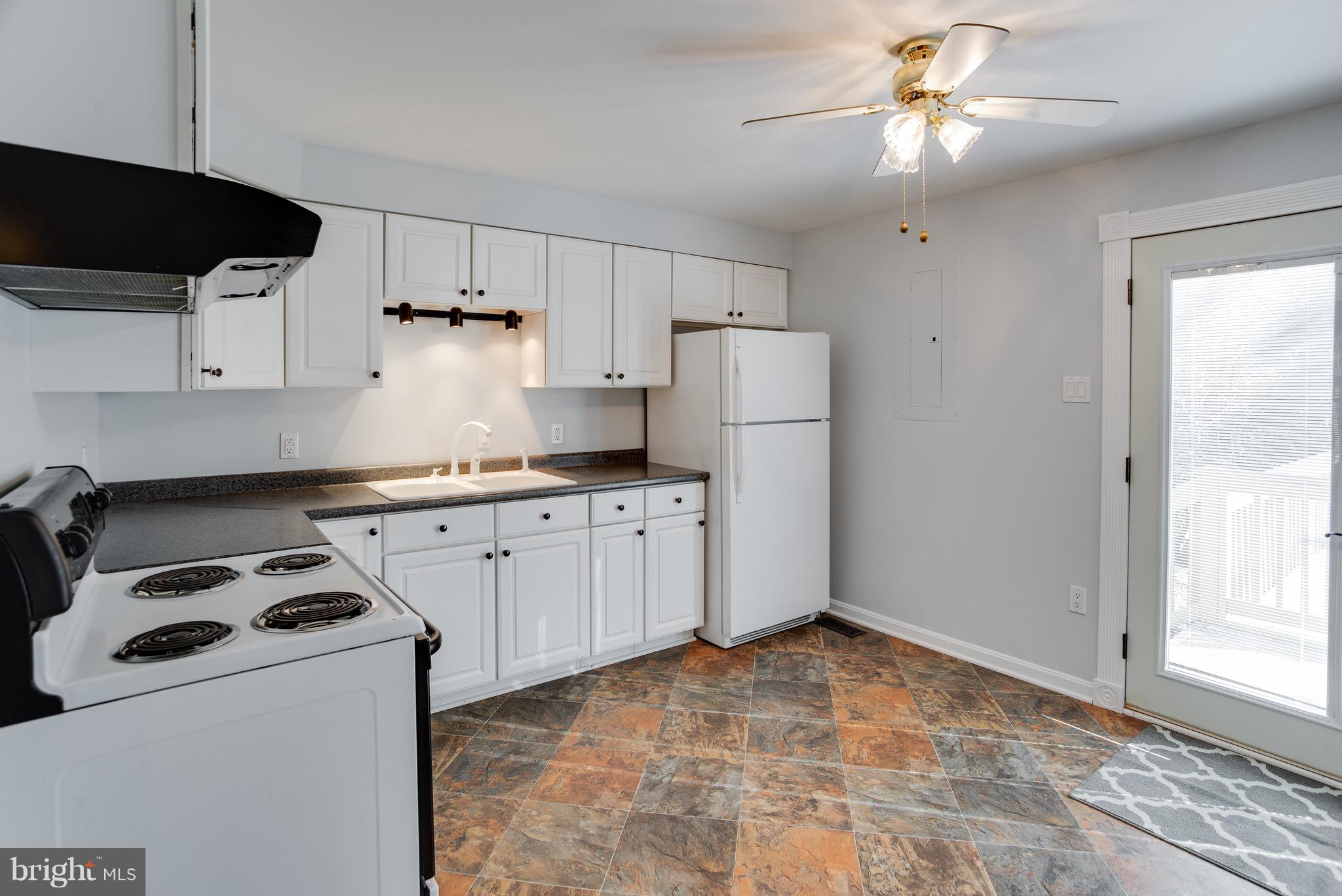 CHESAPEAKE HEIGHTS - Residential