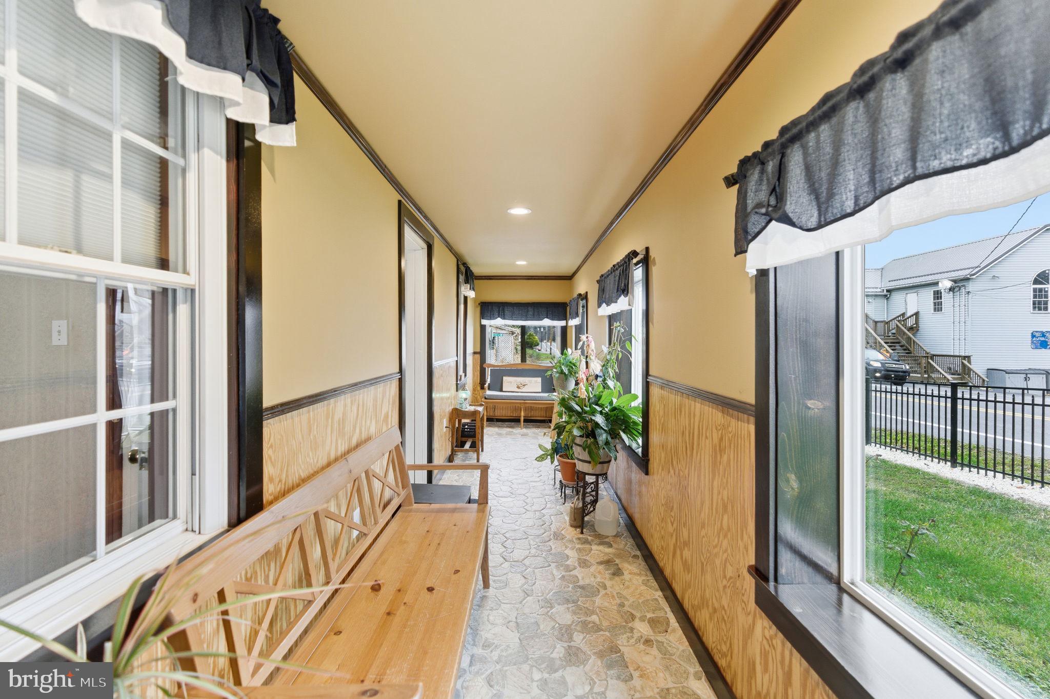 5195 W CENTRAL AVENUE