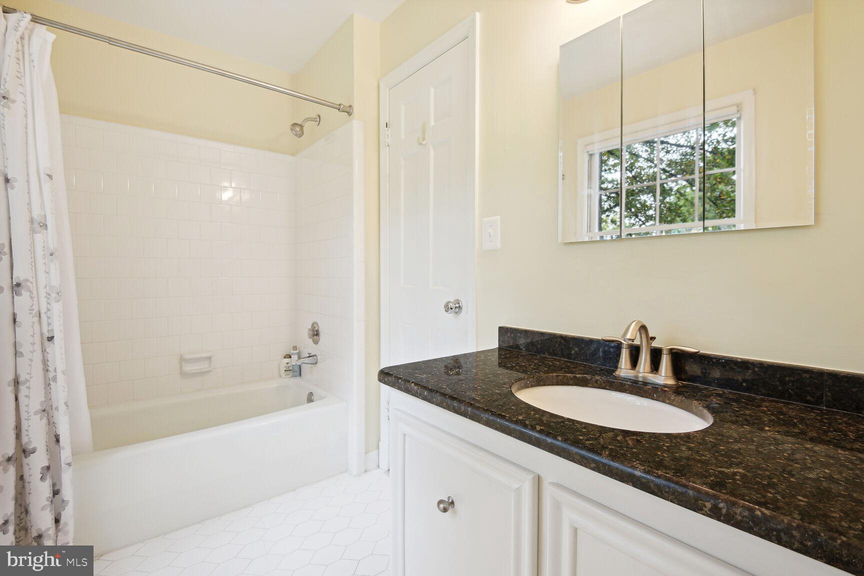 MCAULEY PARK - Residential