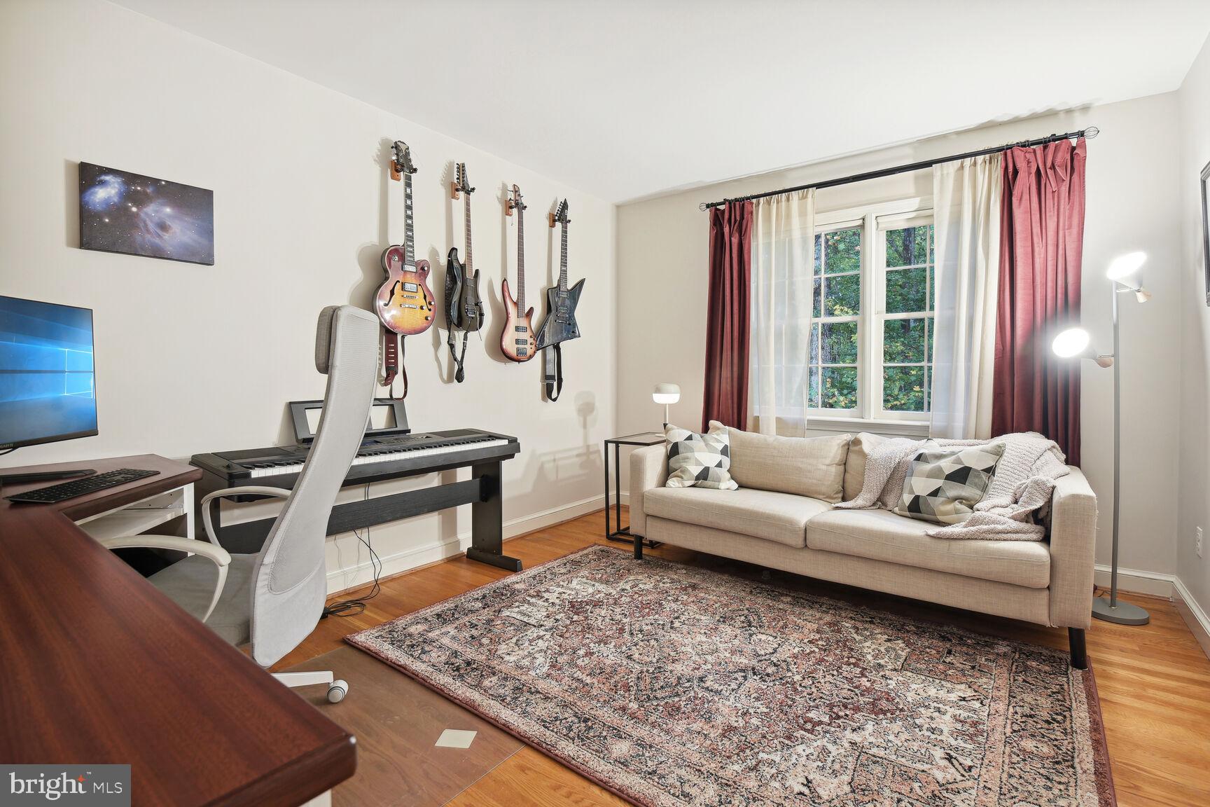 MCAULEY PARK - Residential