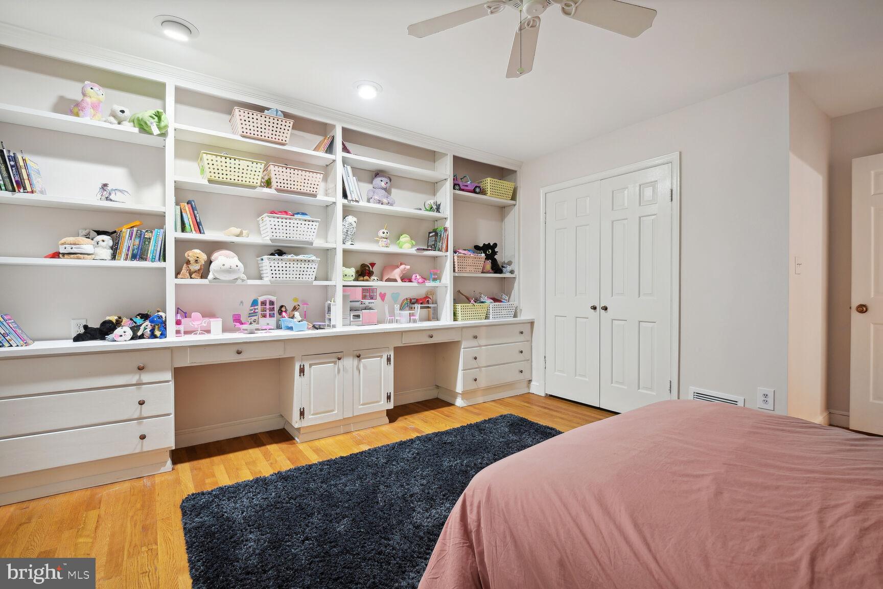 MCAULEY PARK - Residential