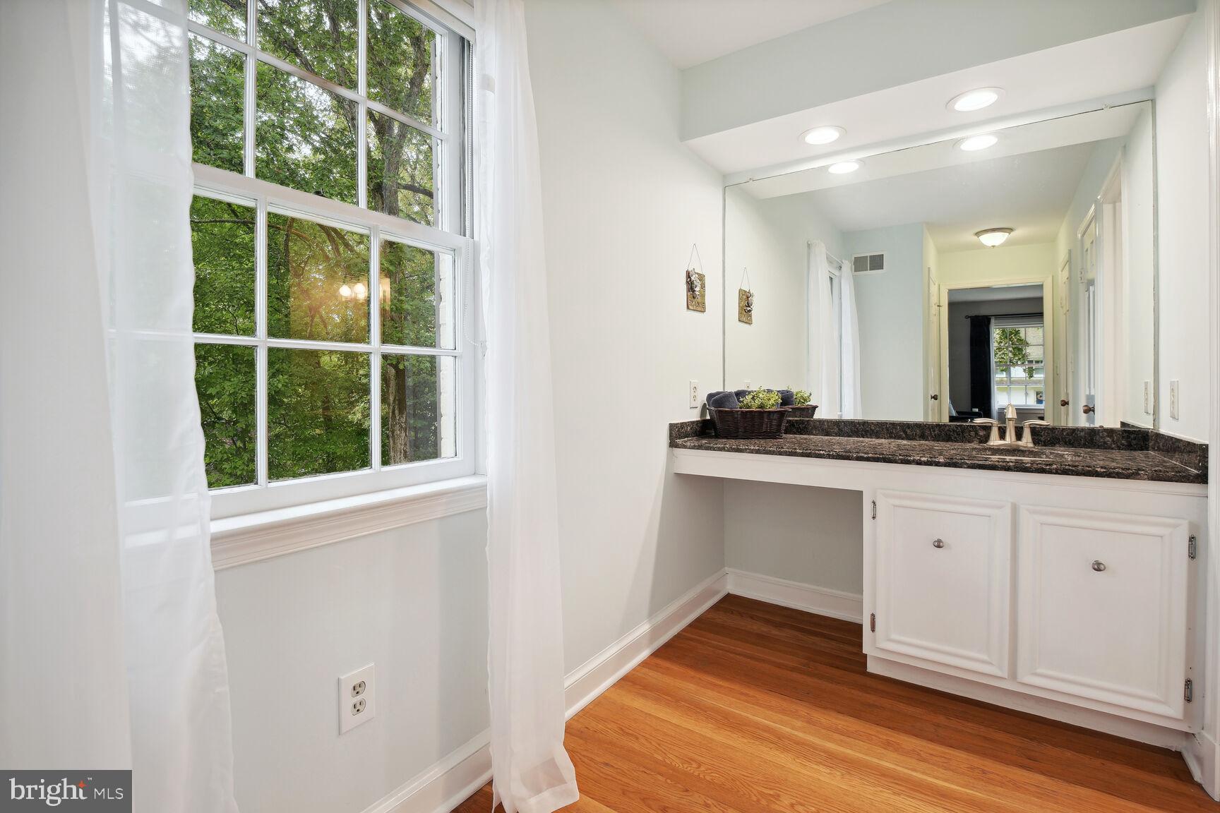 MCAULEY PARK - Residential