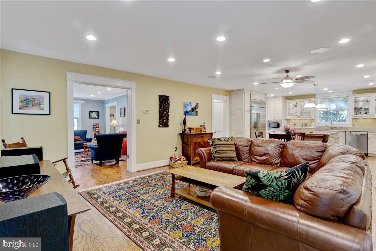 CHEVY CHASE - Residential