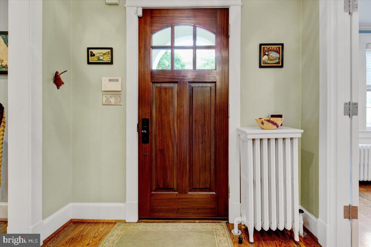 CHEVY CHASE - Residential