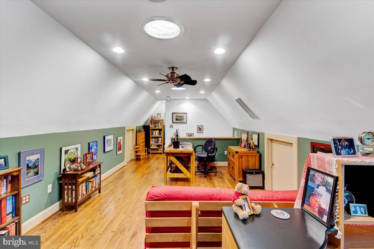 CHEVY CHASE - Residential