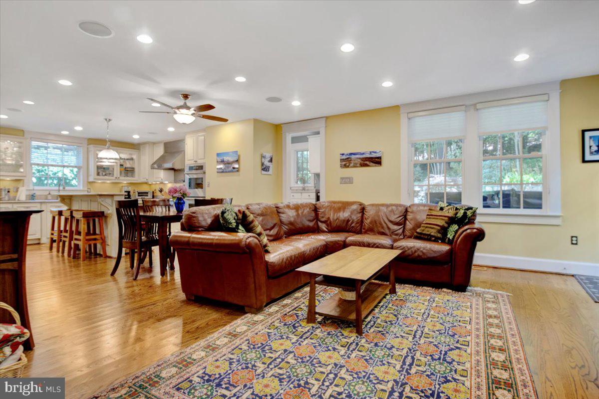 CHEVY CHASE - Residential