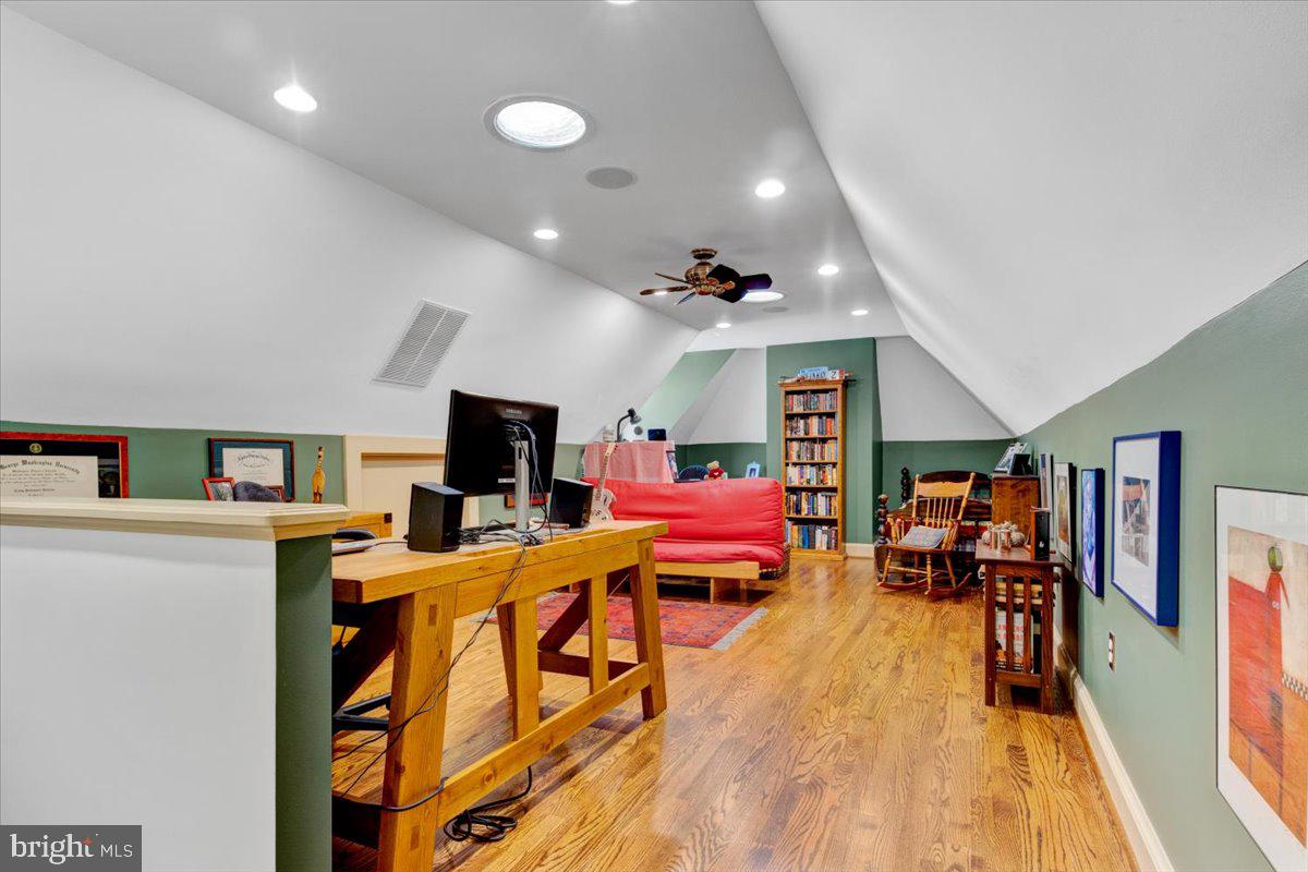 CHEVY CHASE - Residential