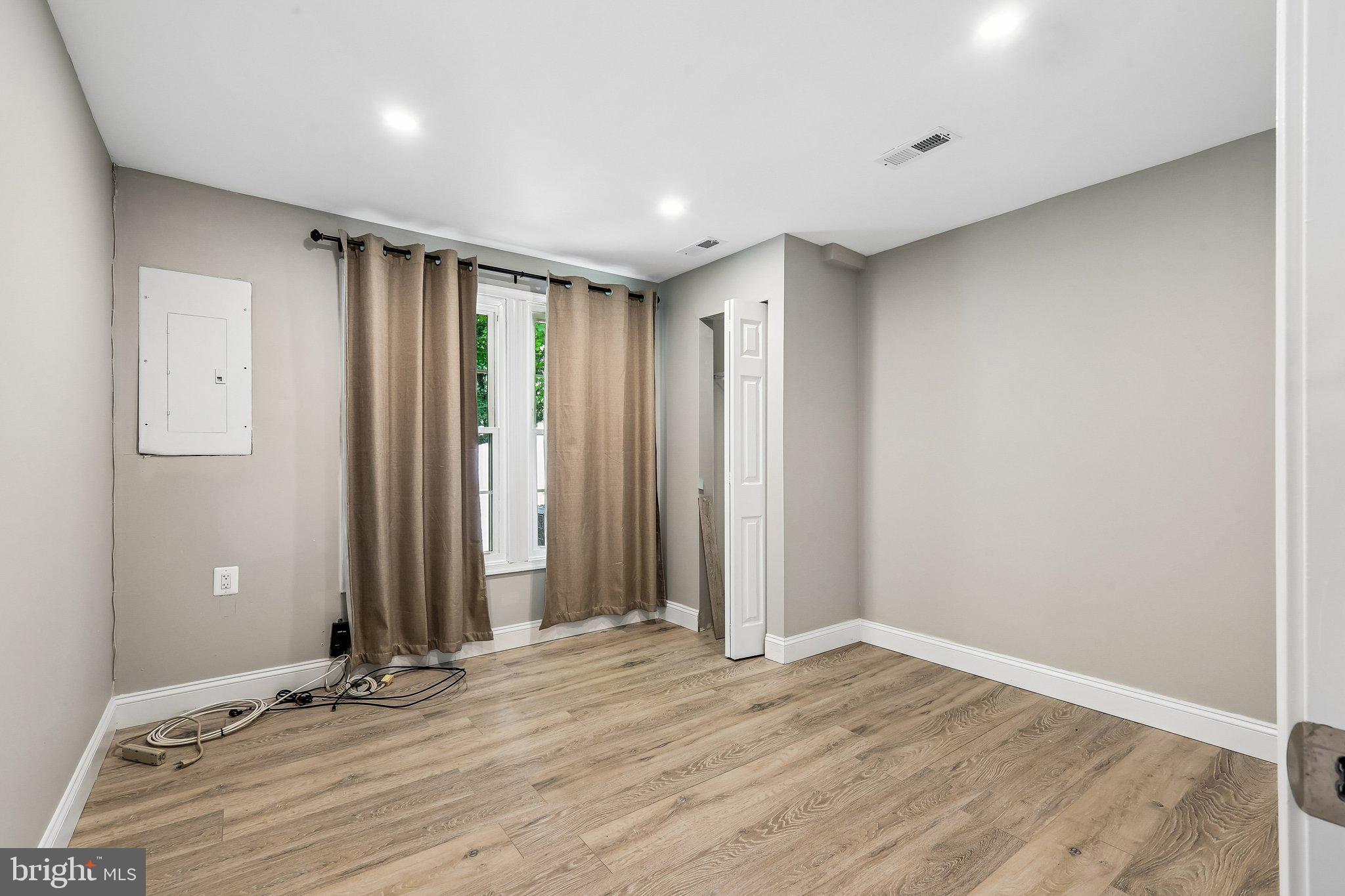 BURKE CENTRE - Residential