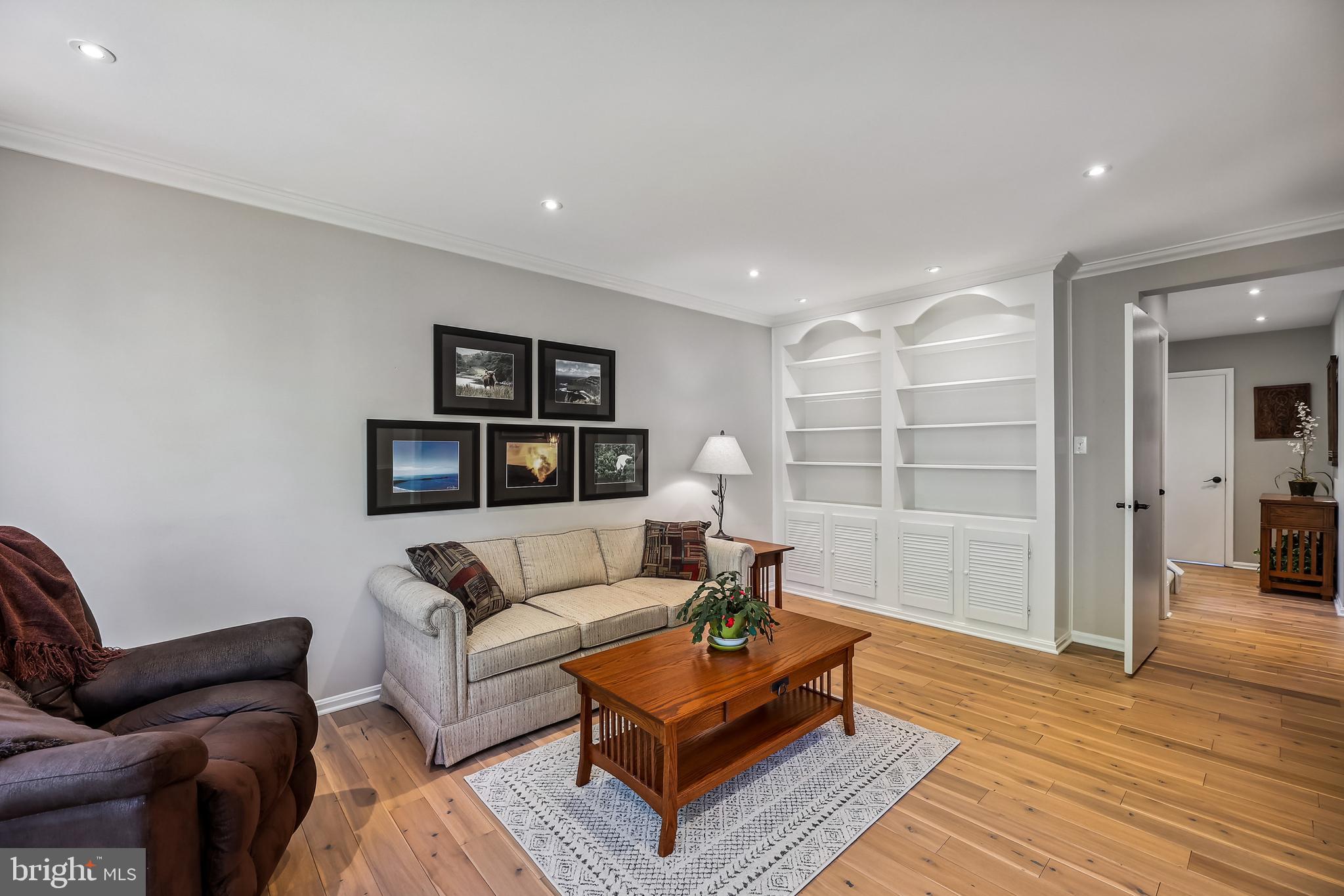 RESTON - Residential