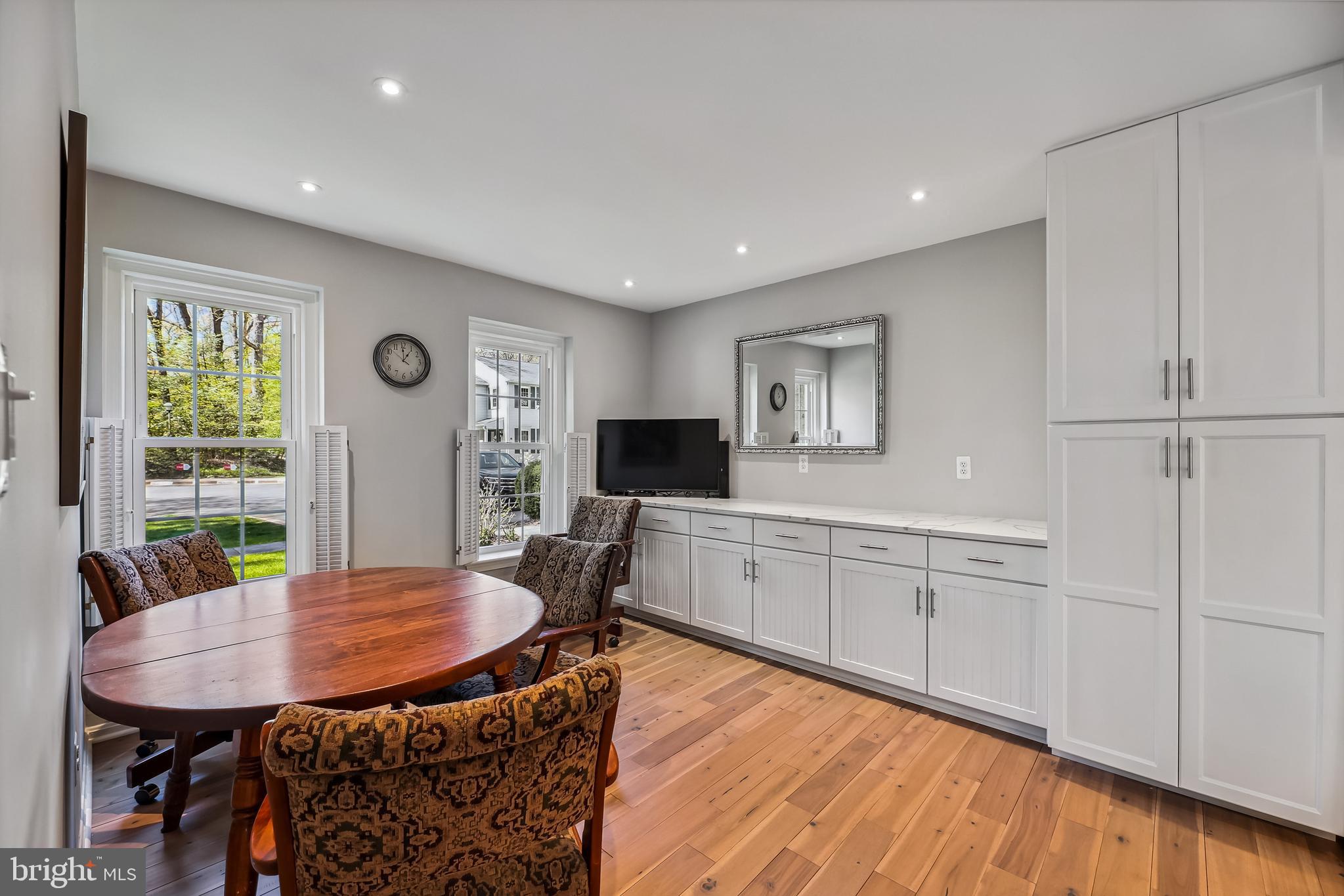 RESTON - Residential