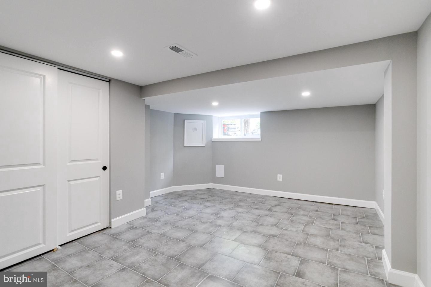 HIGHLANDTOWN - Residential Lease