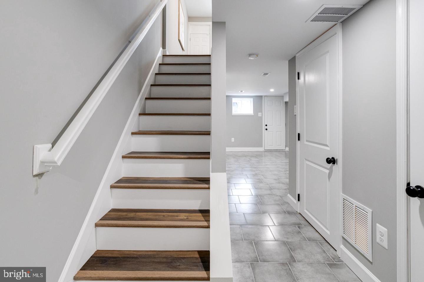 HIGHLANDTOWN - Residential Lease