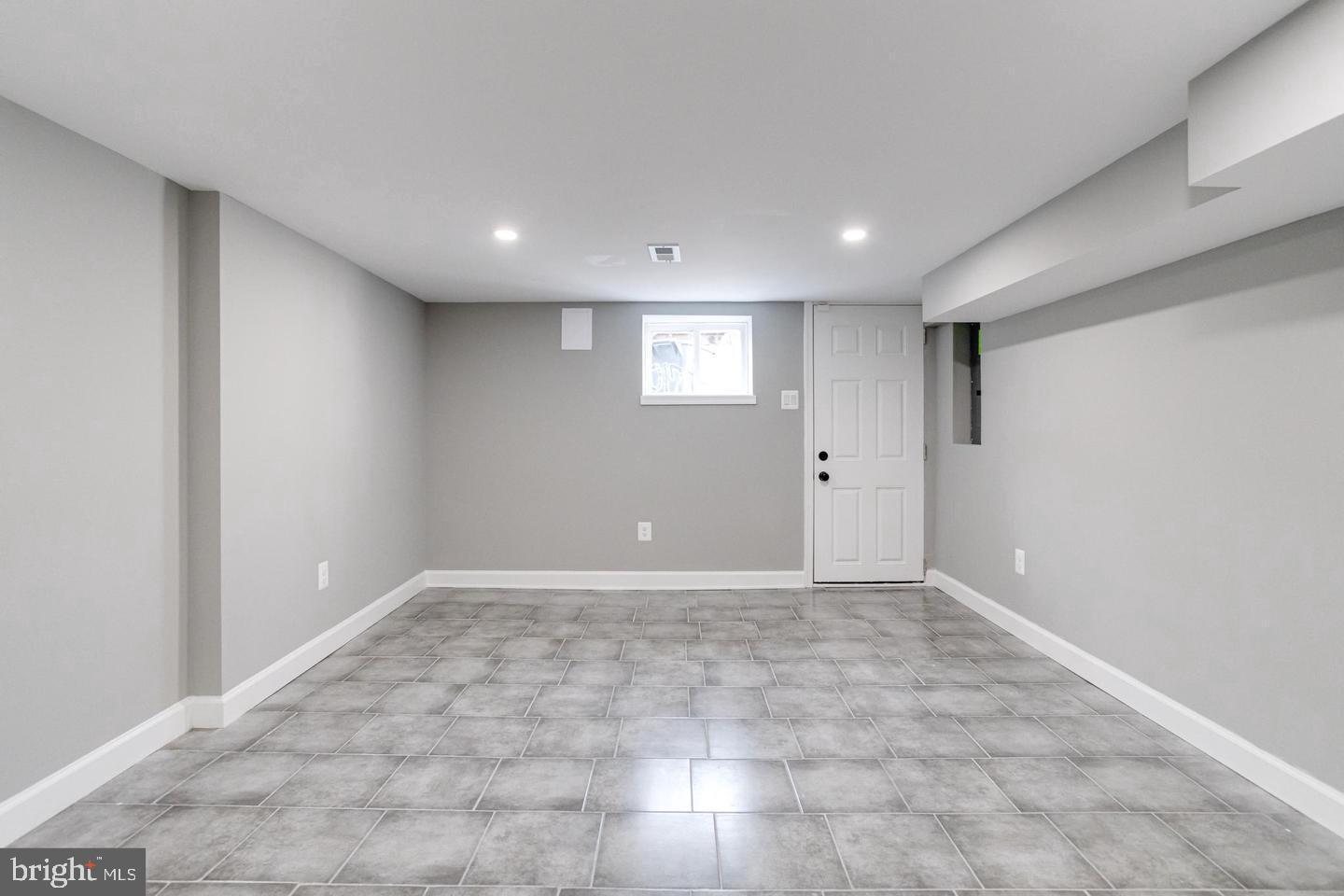 HIGHLANDTOWN - Residential Lease