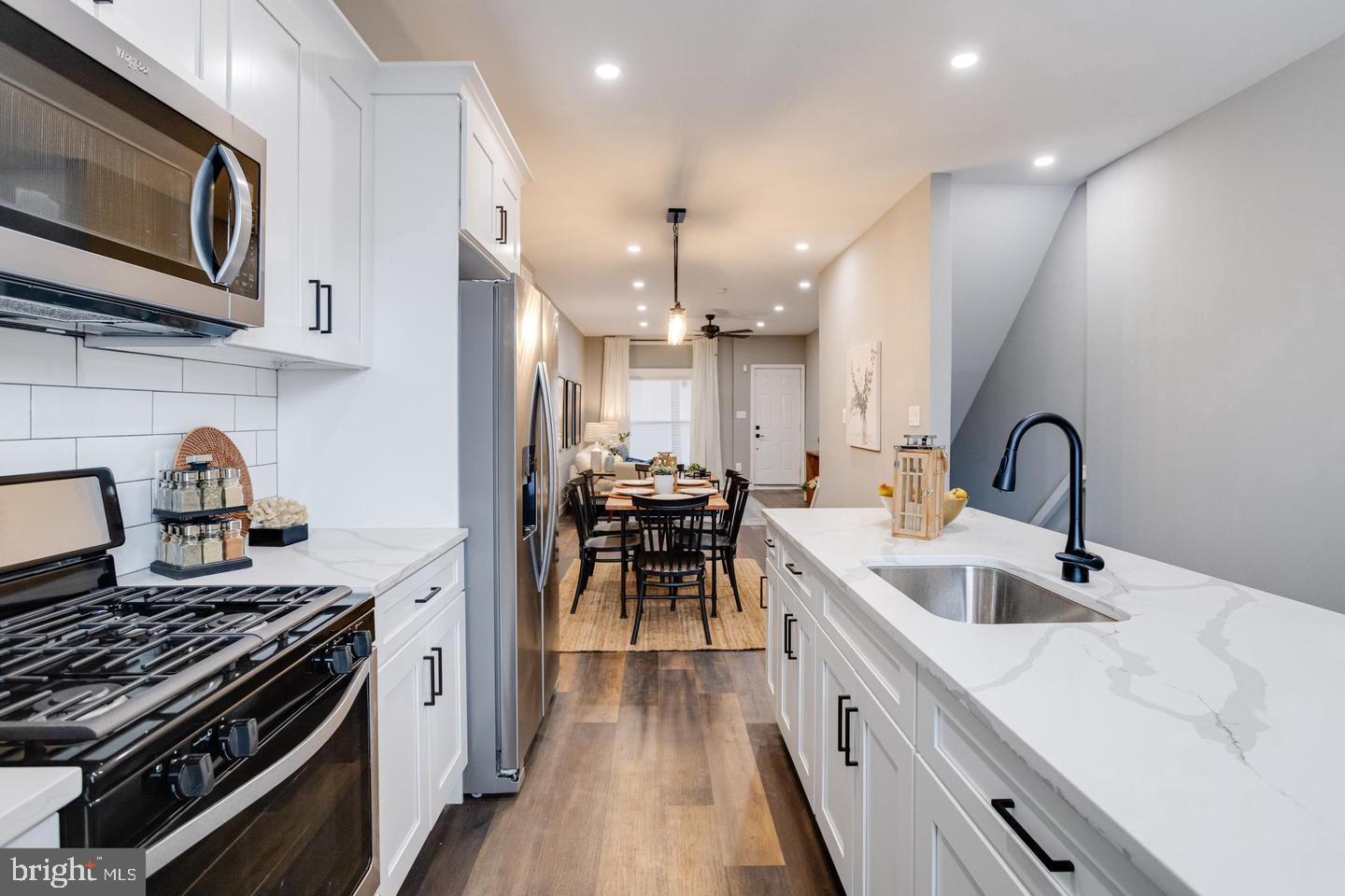 HIGHLANDTOWN - Residential Lease