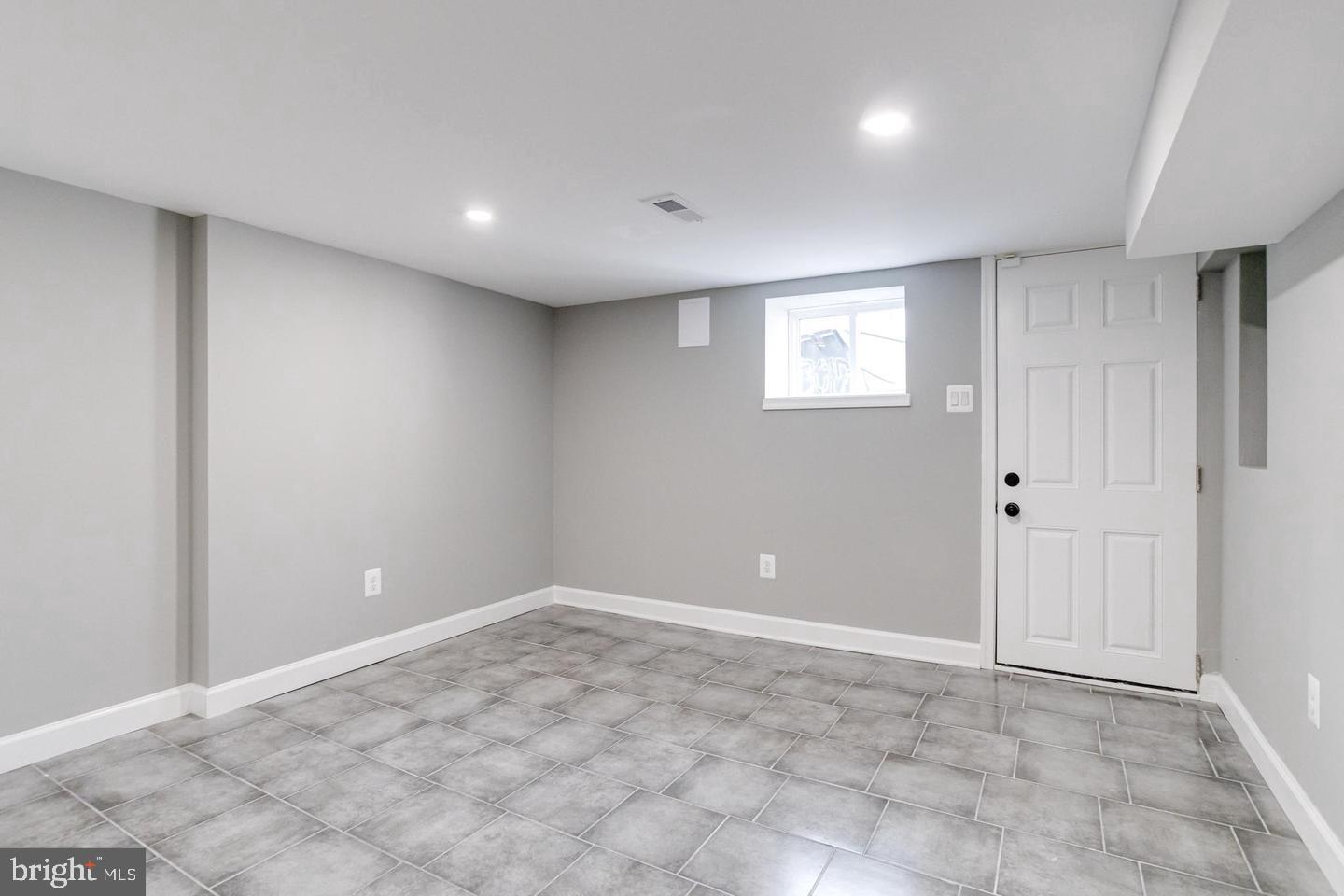 HIGHLANDTOWN - Residential Lease