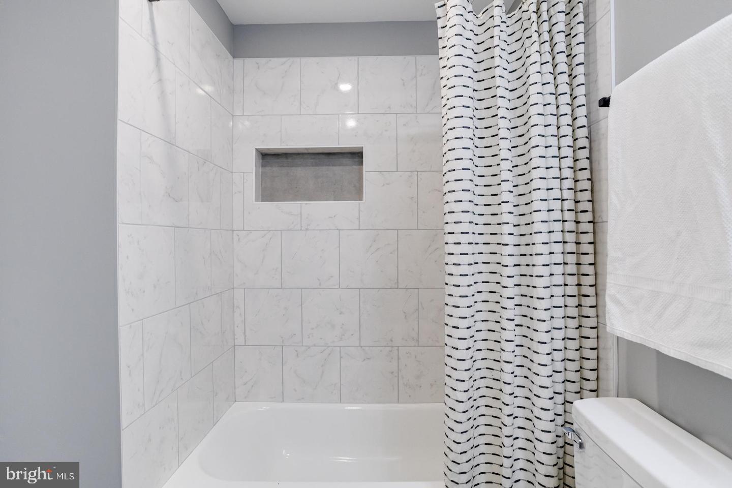 HIGHLANDTOWN - Residential Lease