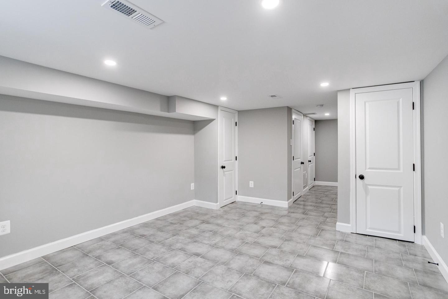 HIGHLANDTOWN - Residential Lease